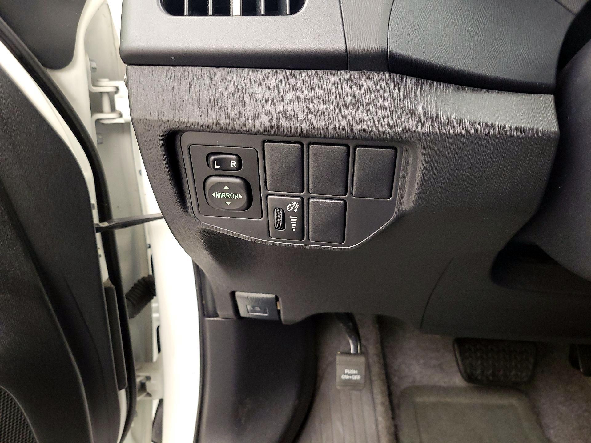 Thumbnail: 2015 Toyota Prius - 13