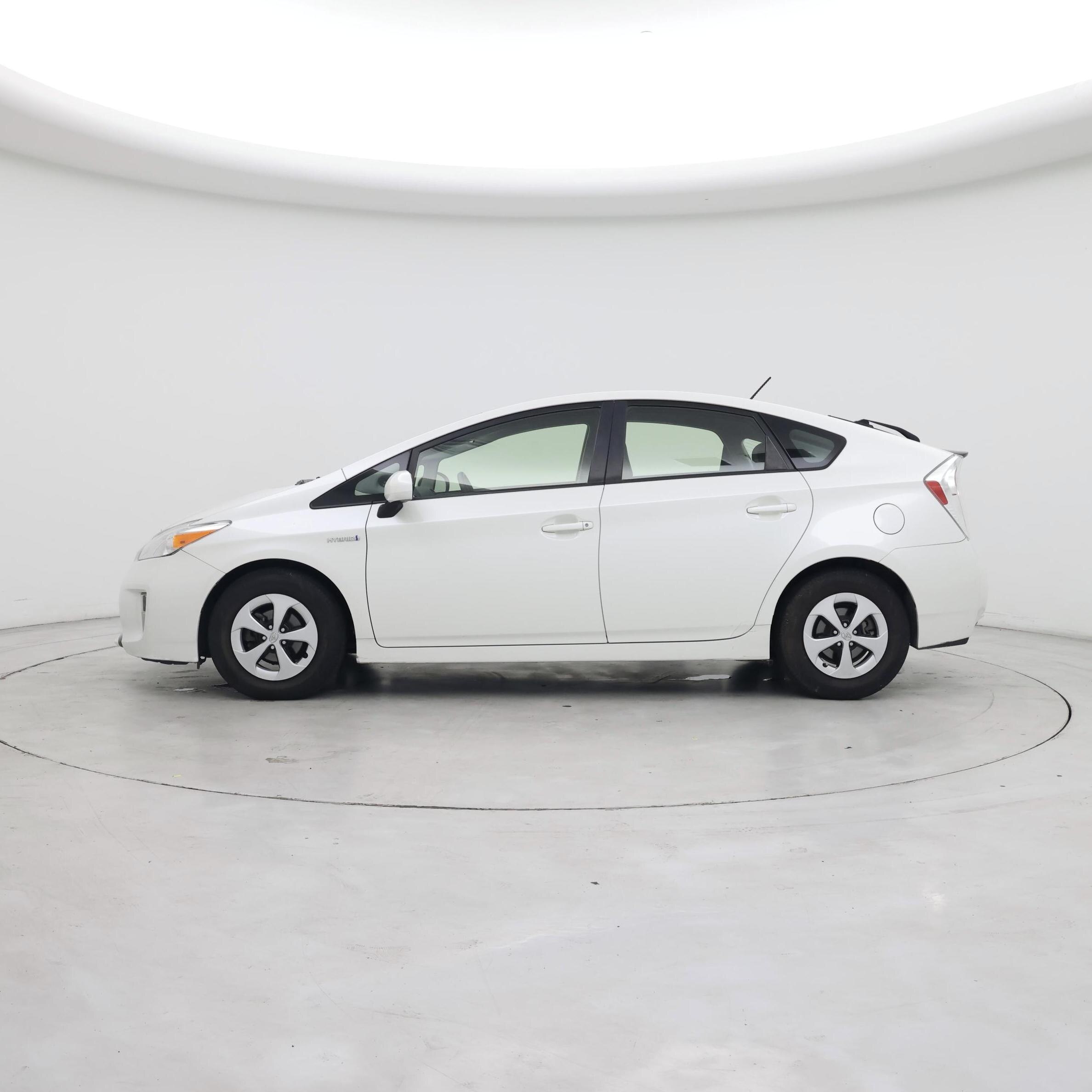 Thumbnail: 2015 Toyota Prius - 3
