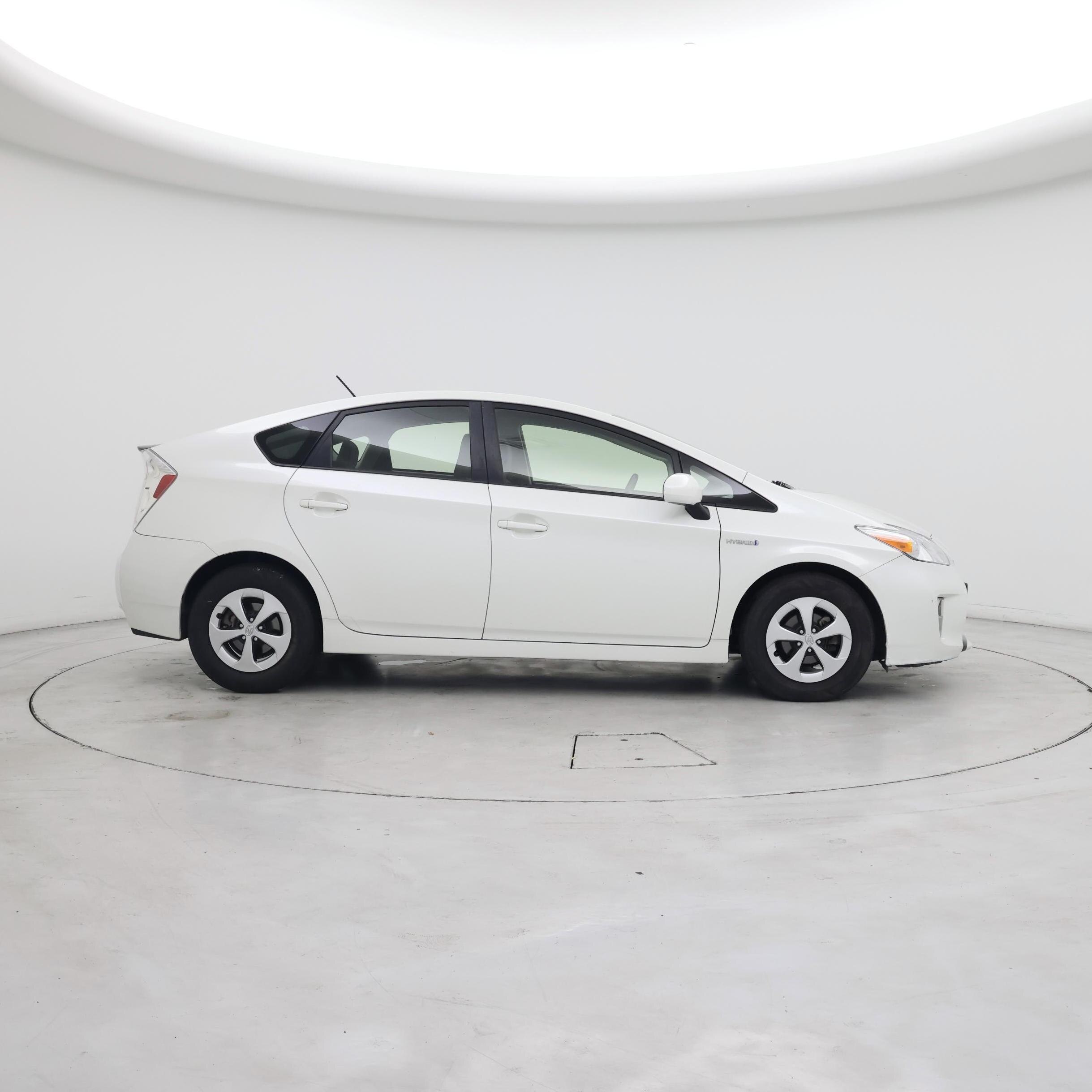 Thumbnail: 2015 Toyota Prius - 7