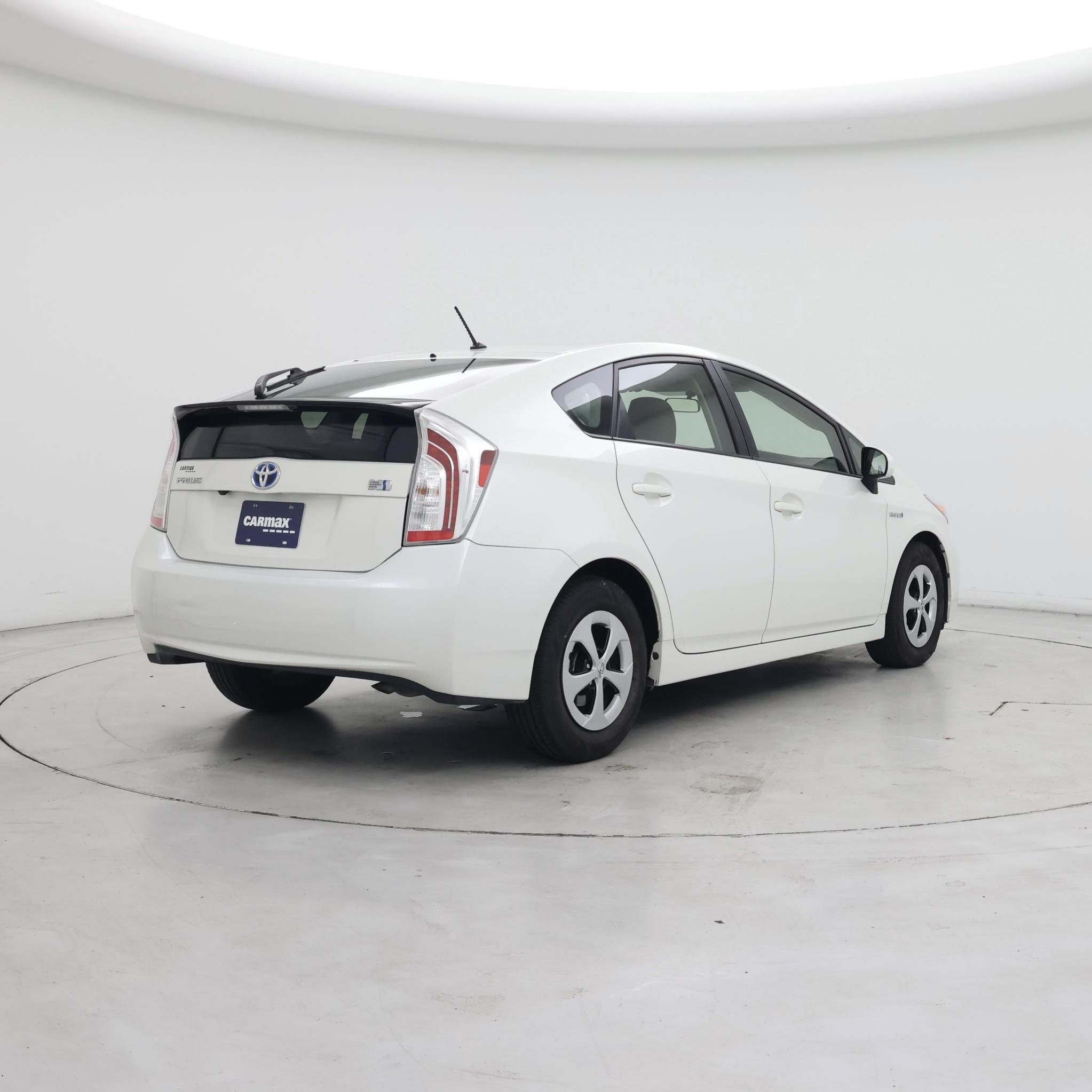 Thumbnail: 2015 Toyota Prius - 8