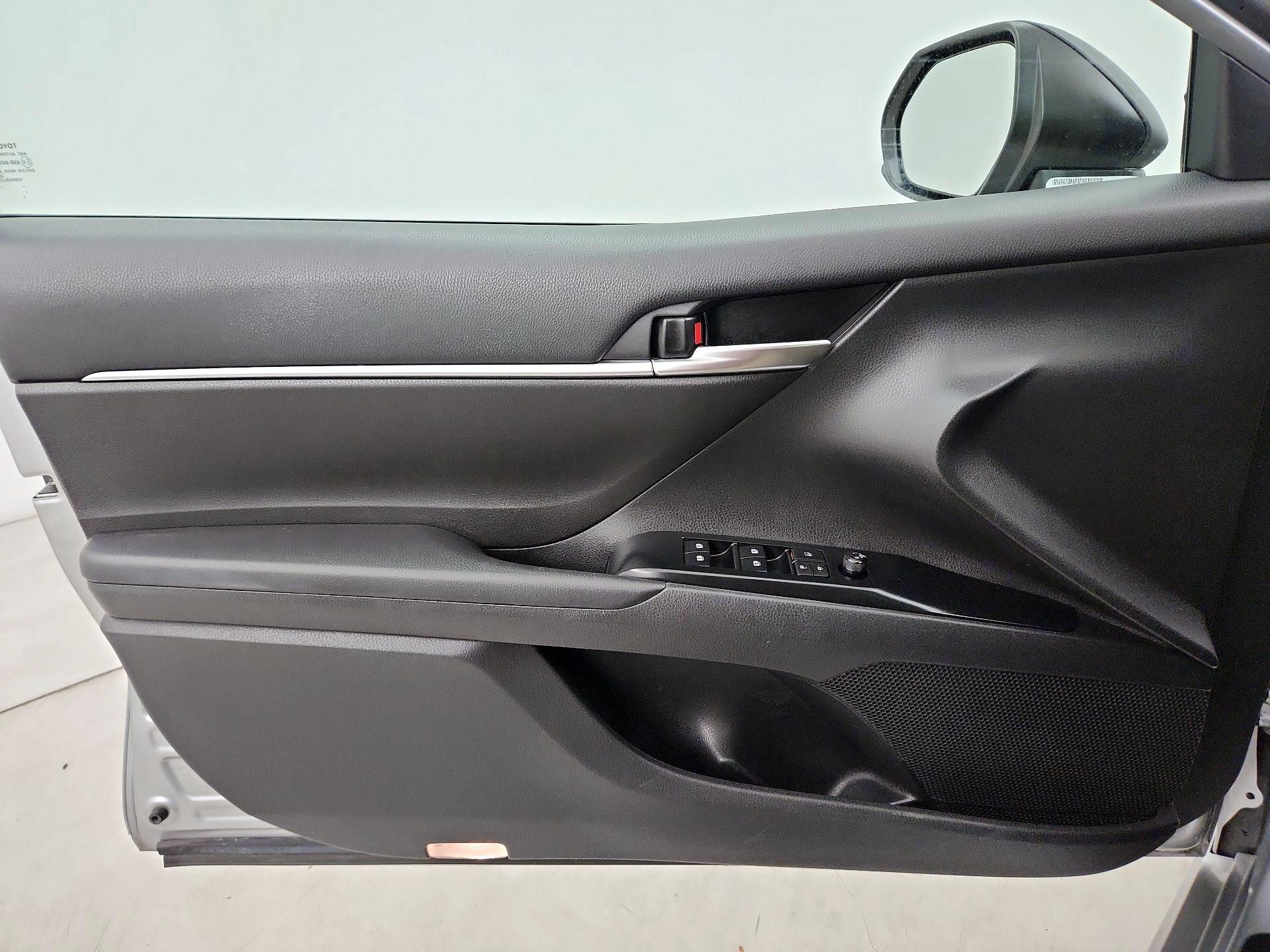 Thumbnail: 2019 Toyota Camry - 12