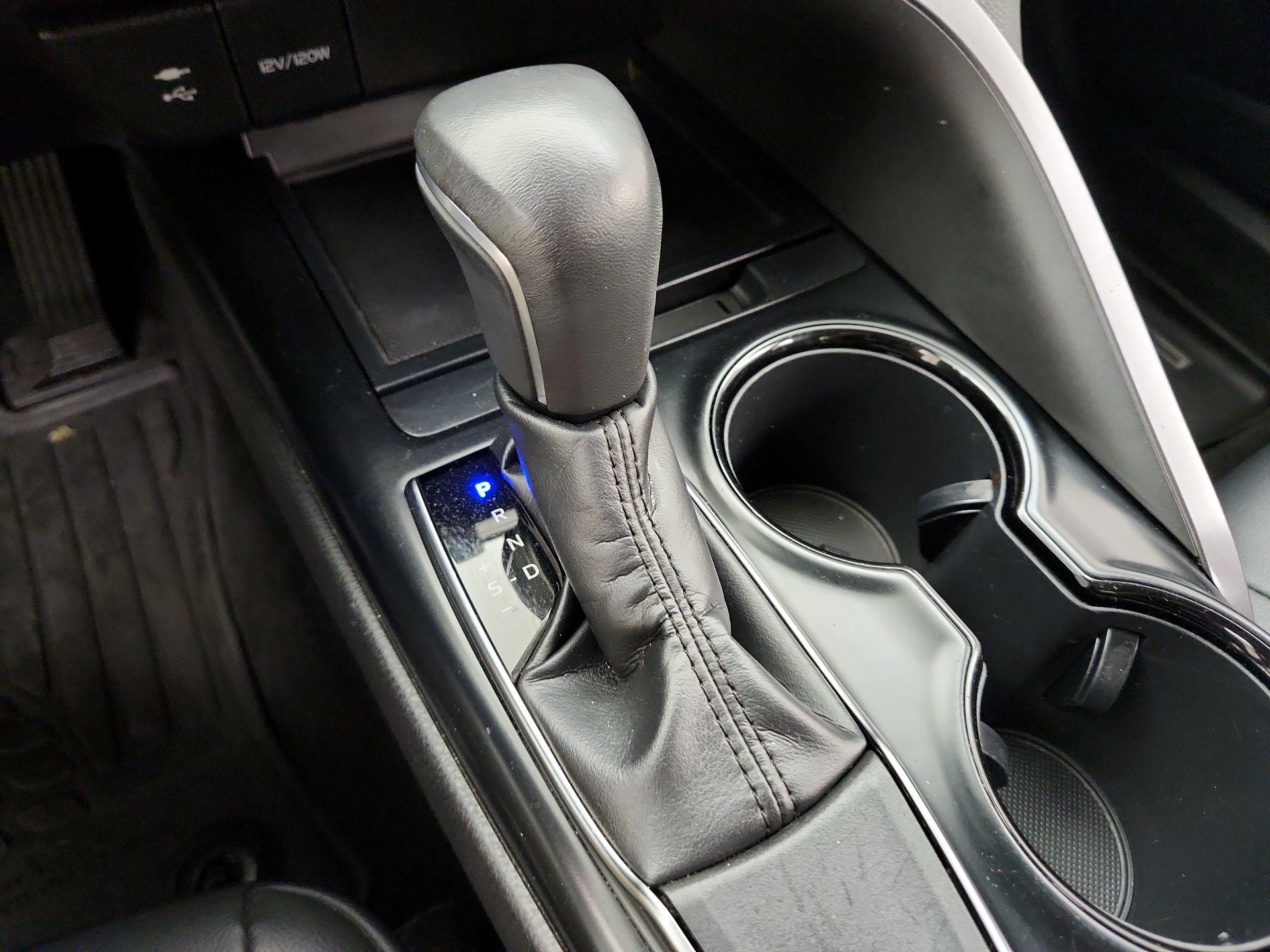Thumbnail: 2019 Toyota Camry - 17