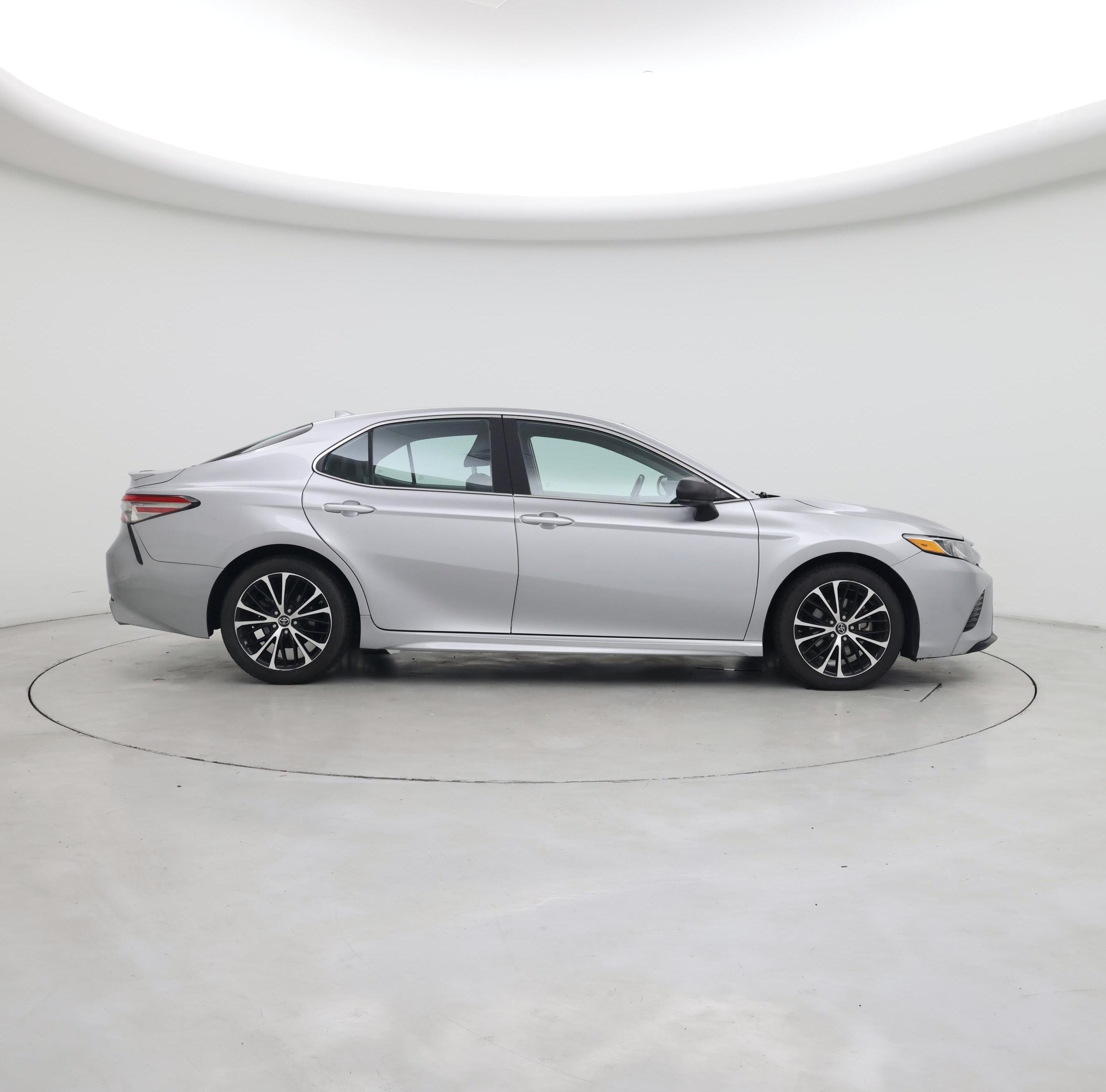 Thumbnail: 2019 Toyota Camry - 7