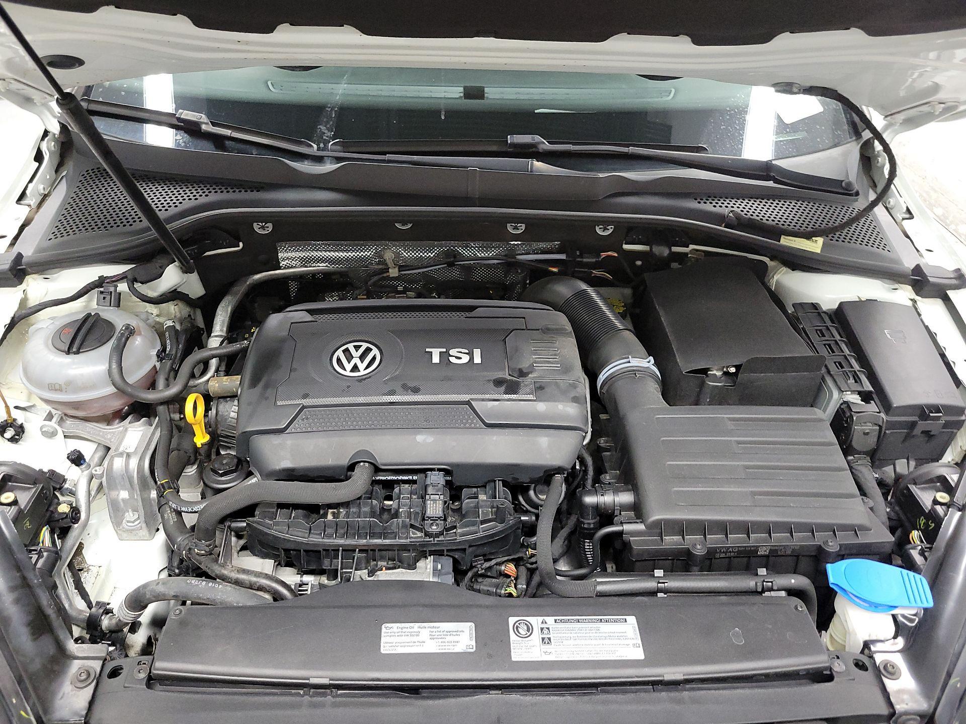Thumbnail: 2017 Volkswagen Golf - 19