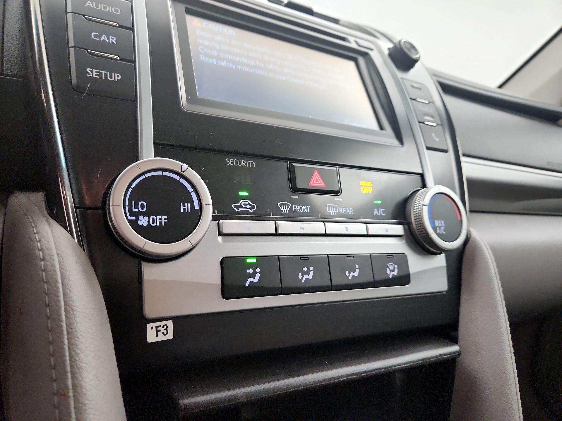 Thumbnail: 2014 Toyota Camry - 16