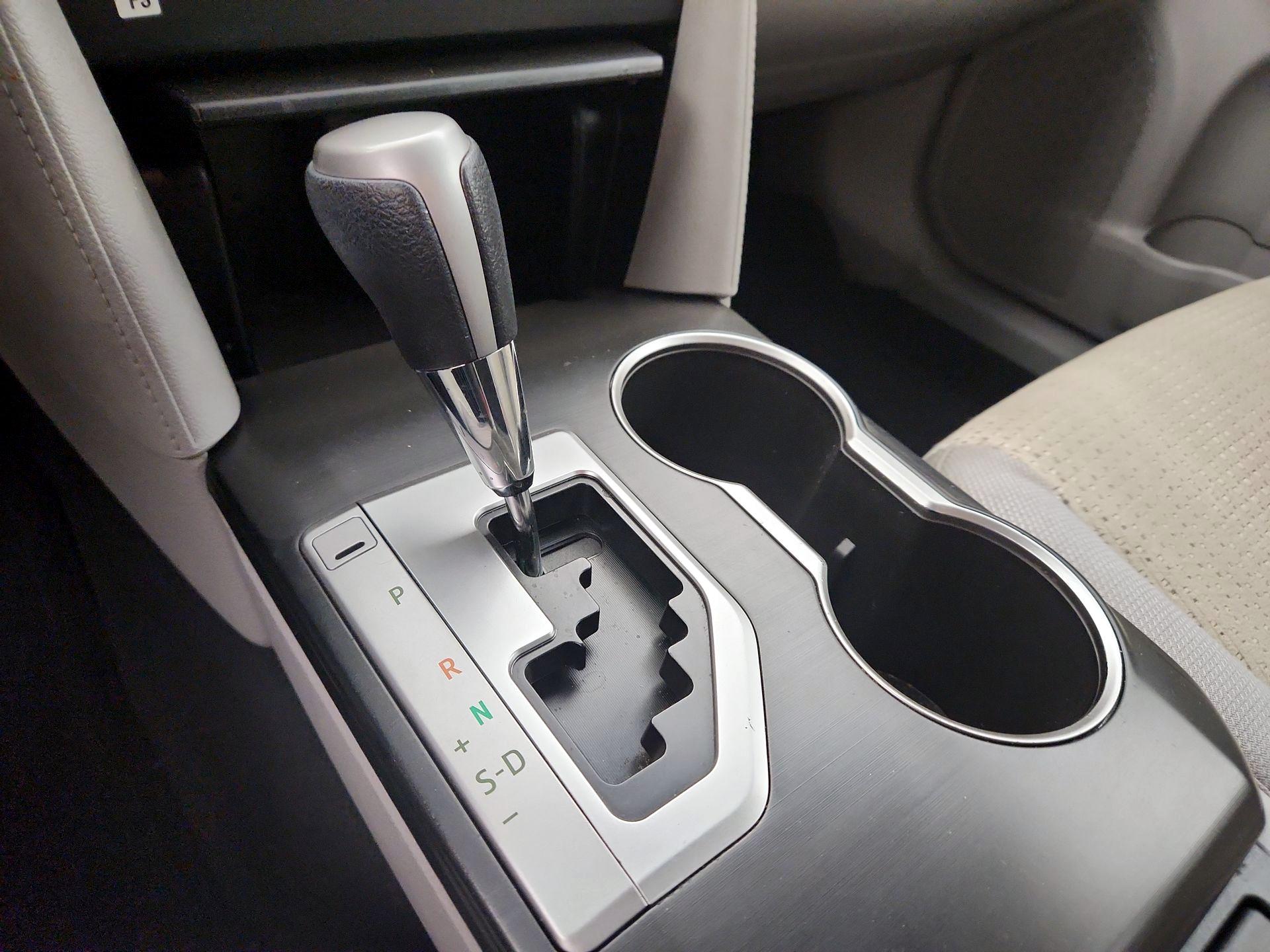 Thumbnail: 2014 Toyota Camry - 17
