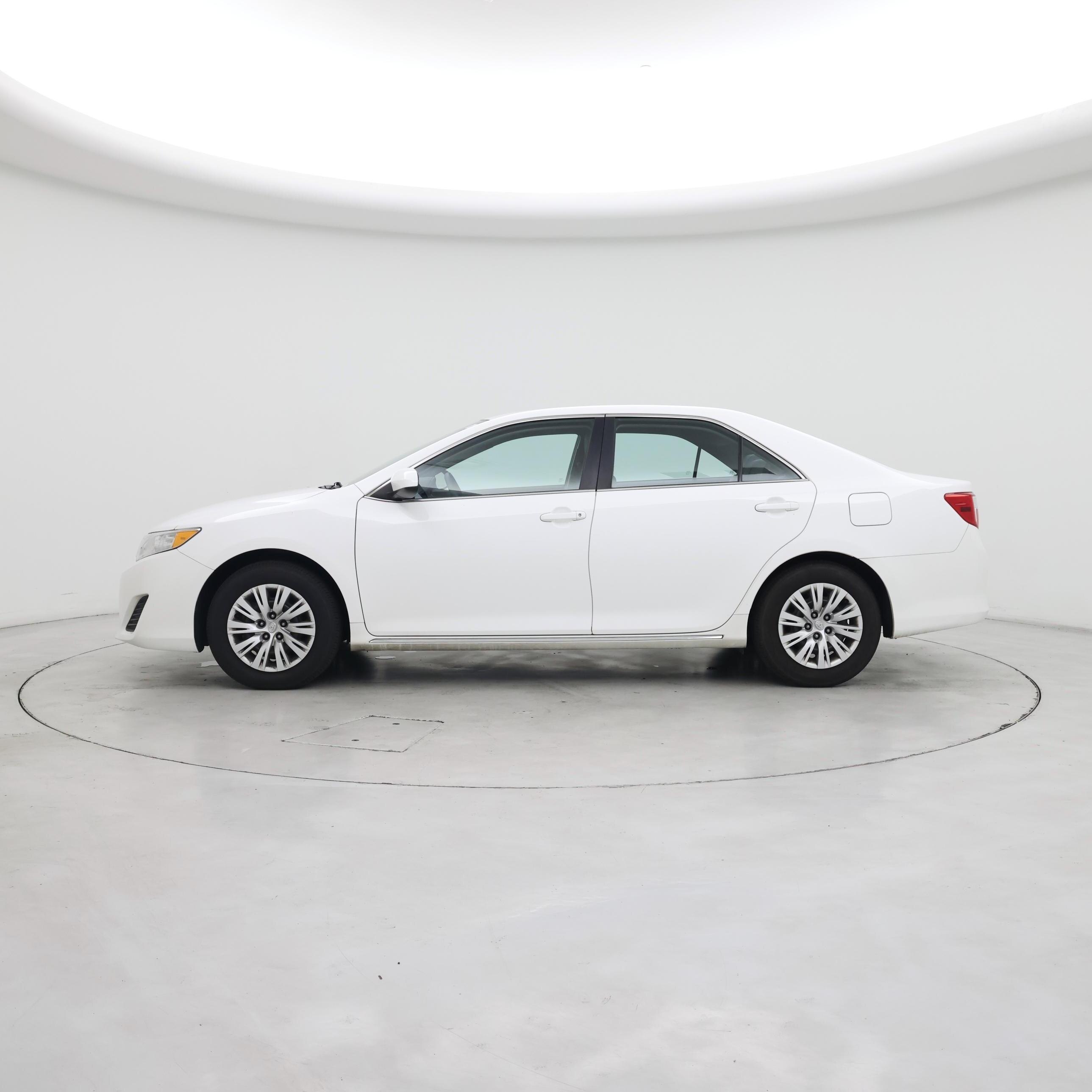 Thumbnail: 2014 Toyota Camry - 3