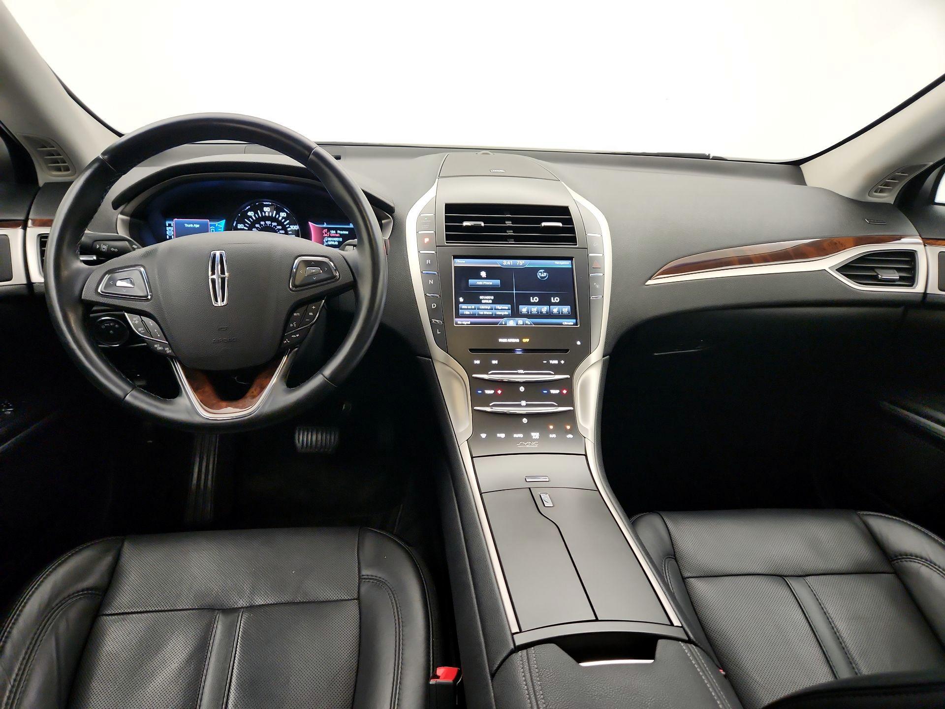 Thumbnail: 2015 Lincoln MKZ - 9