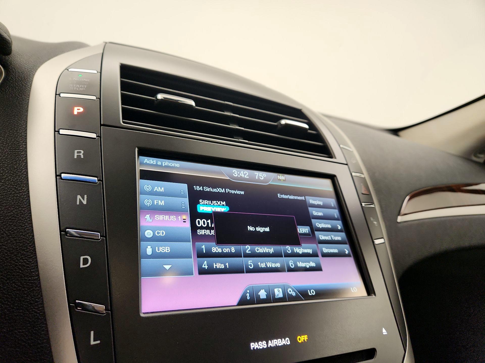 Thumbnail: 2015 Lincoln MKZ - 15