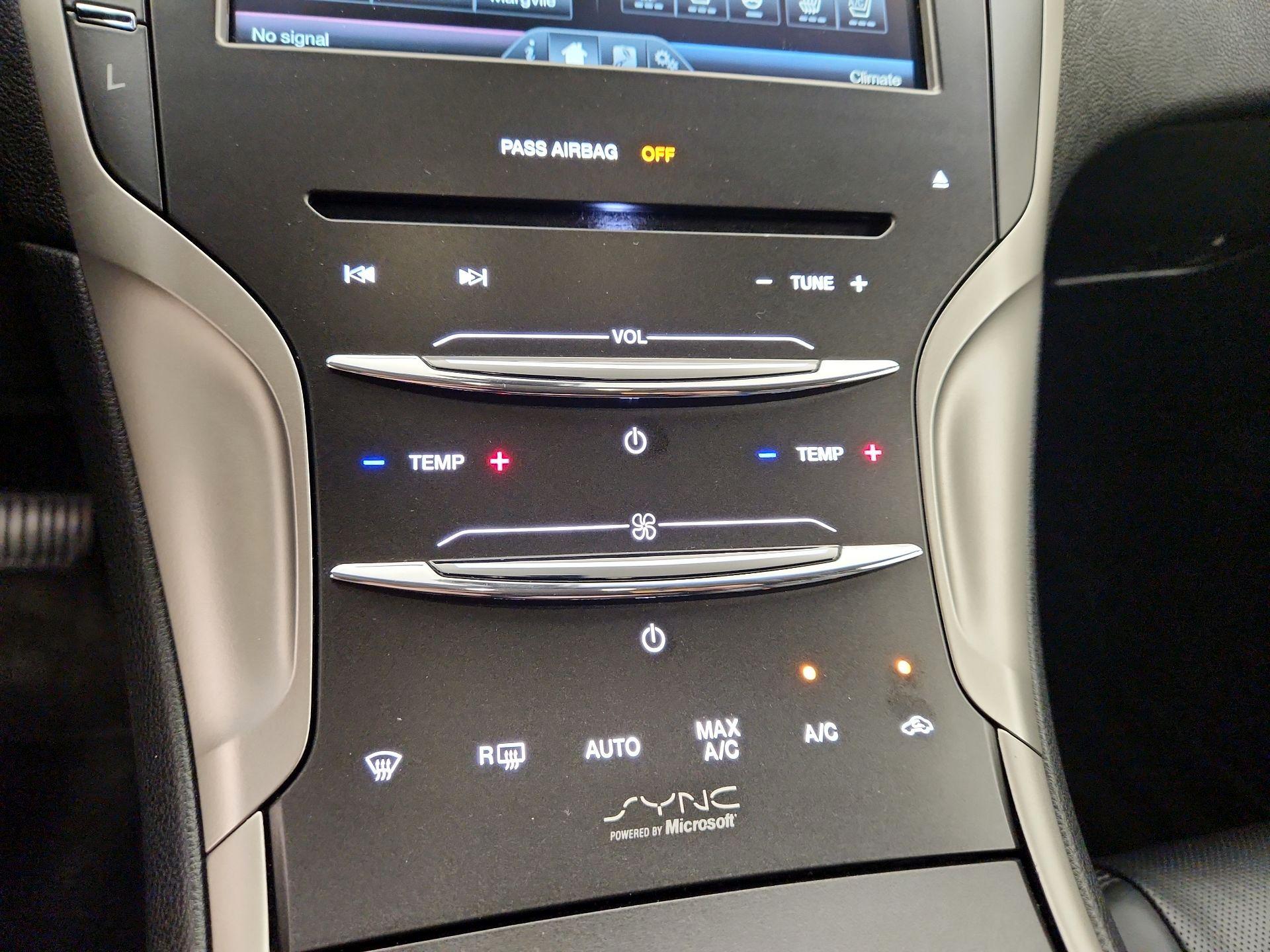 Thumbnail: 2015 Lincoln MKZ - 16