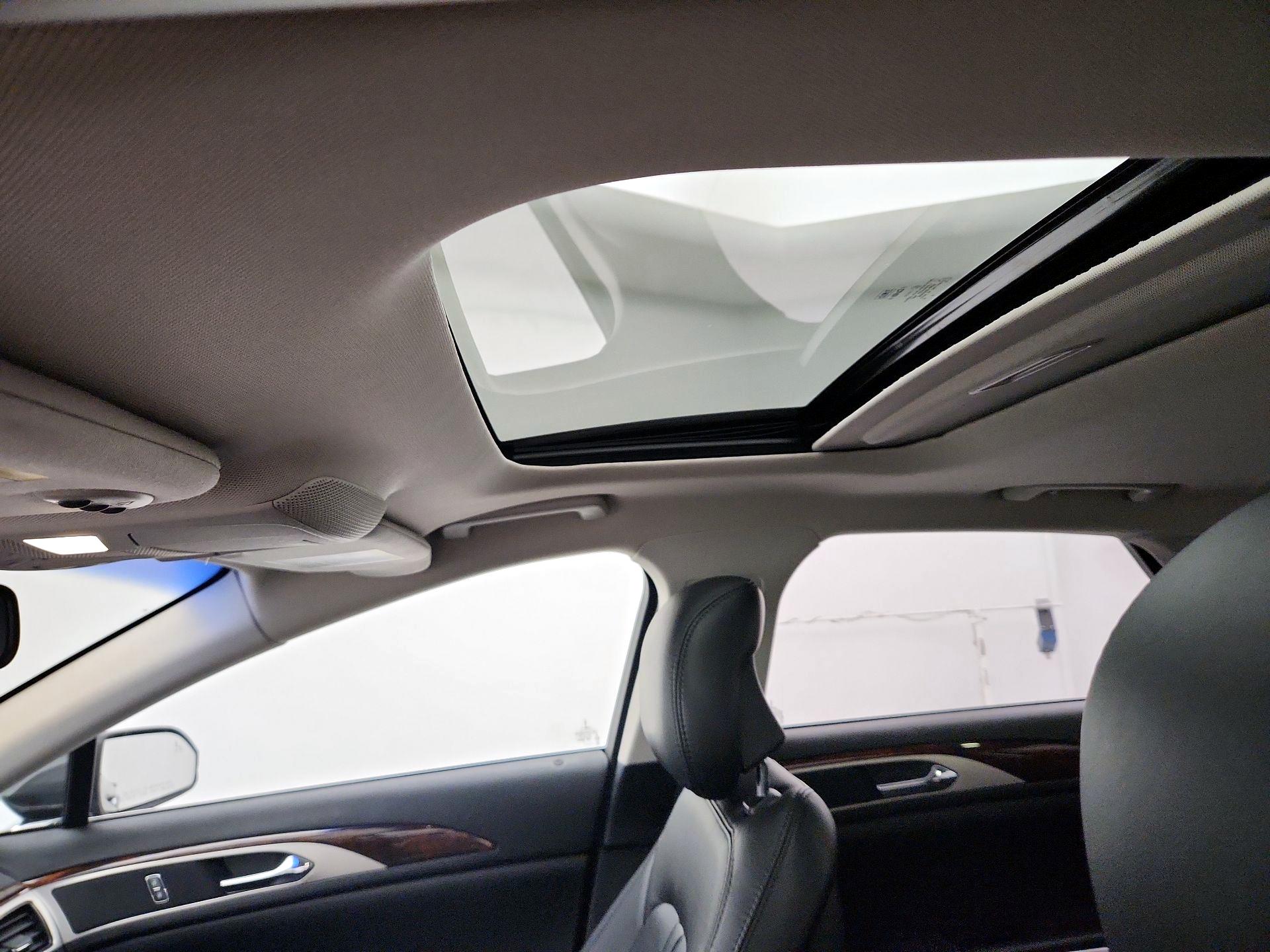 Thumbnail: 2015 Lincoln MKZ - 19