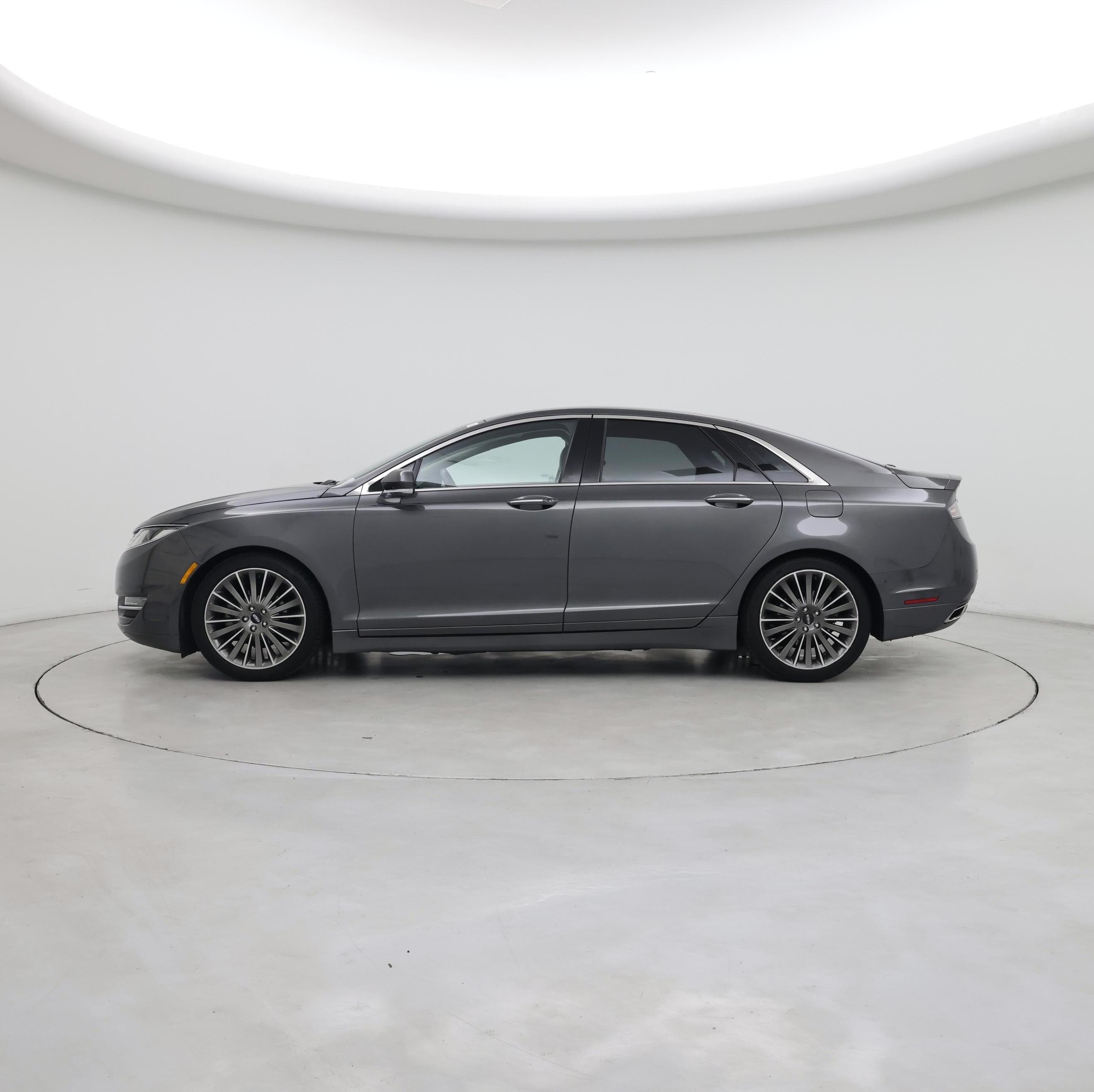Thumbnail: 2015 Lincoln MKZ - 3