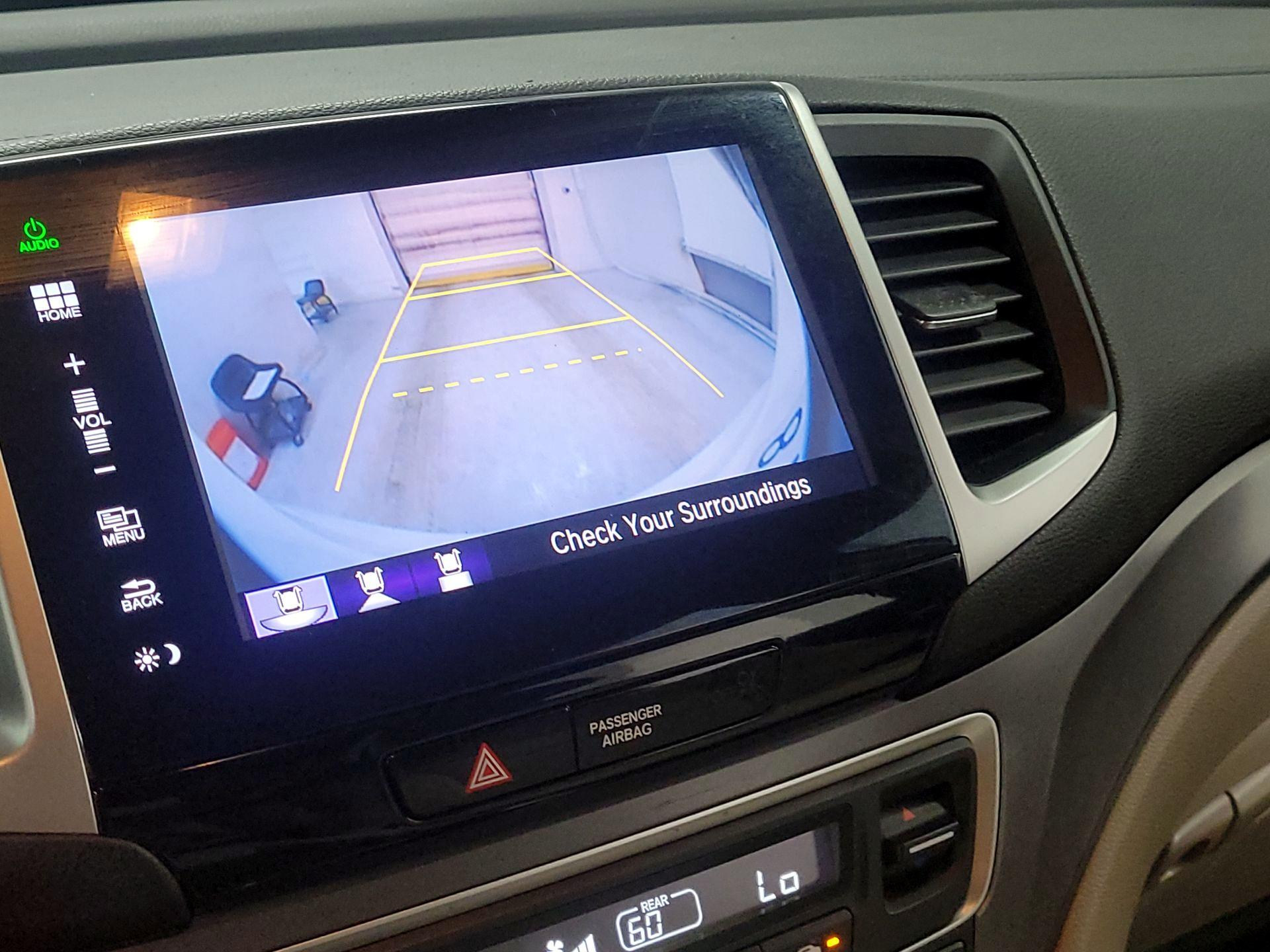 Thumbnail: 2016 Honda Pilot - 13