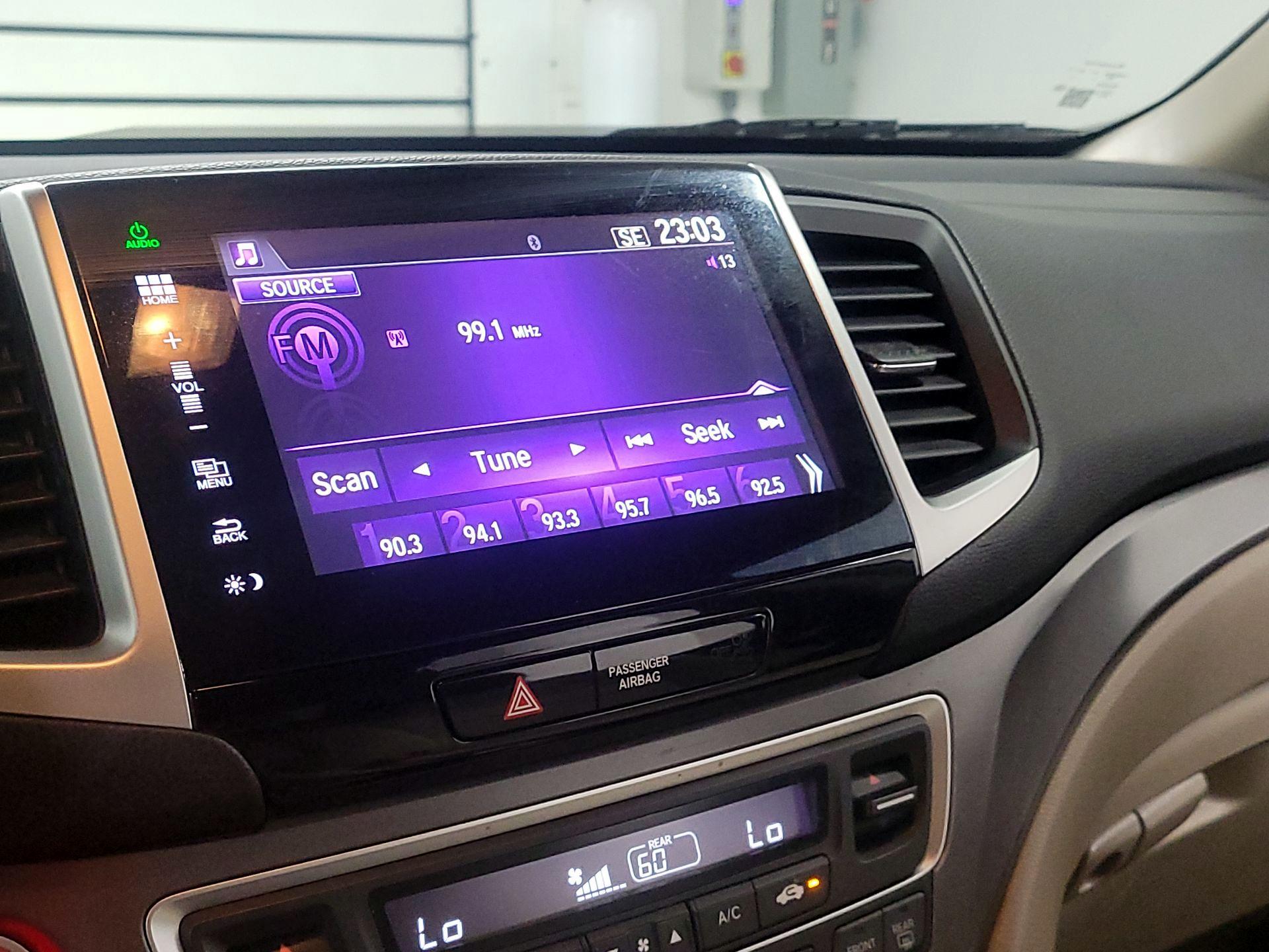 Thumbnail: 2016 Honda Pilot - 14
