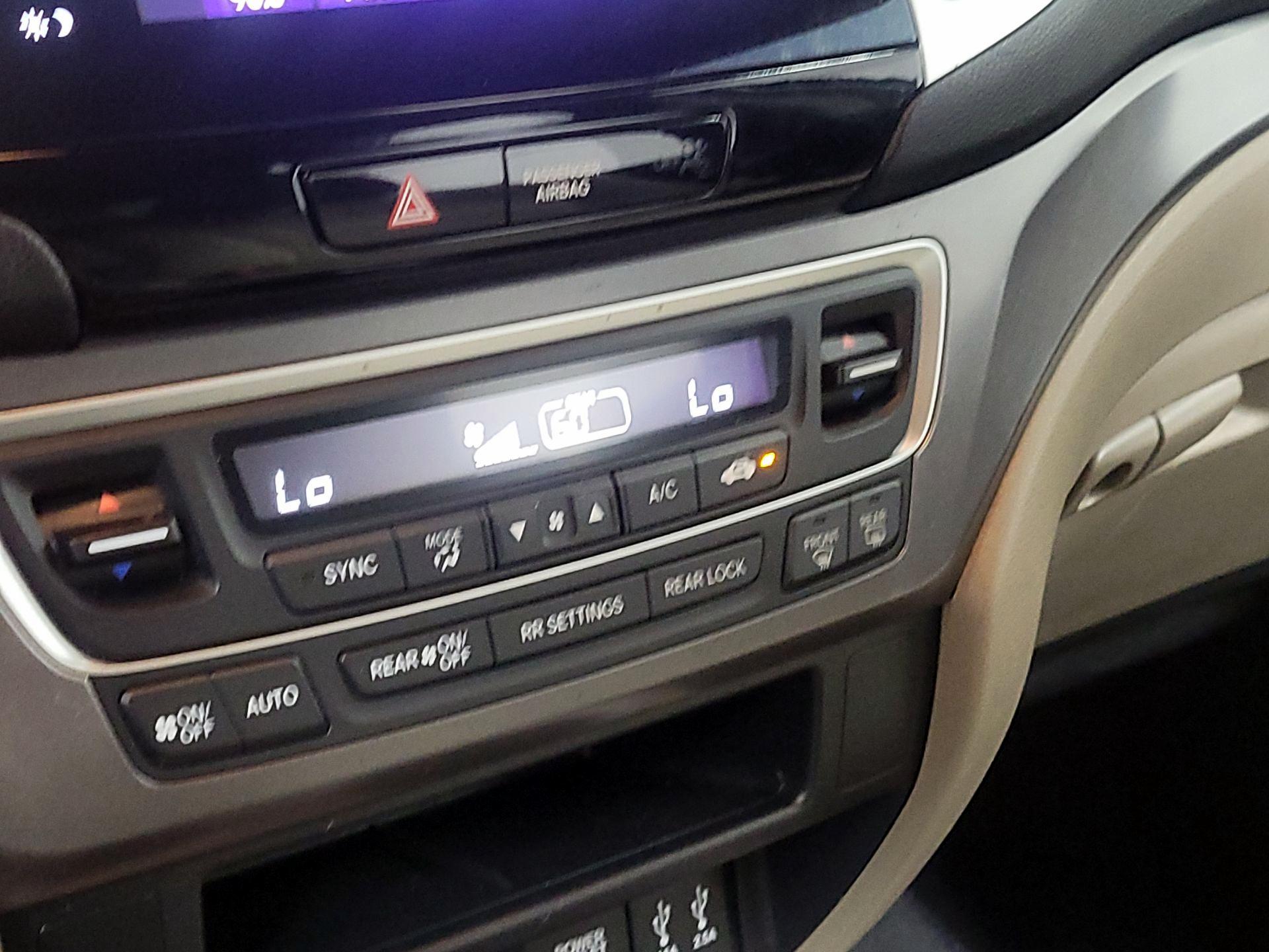 Thumbnail: 2016 Honda Pilot - 15