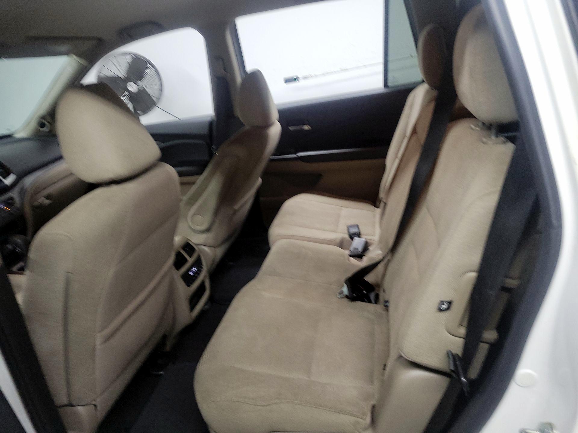 Thumbnail: 2016 Honda Pilot - 17