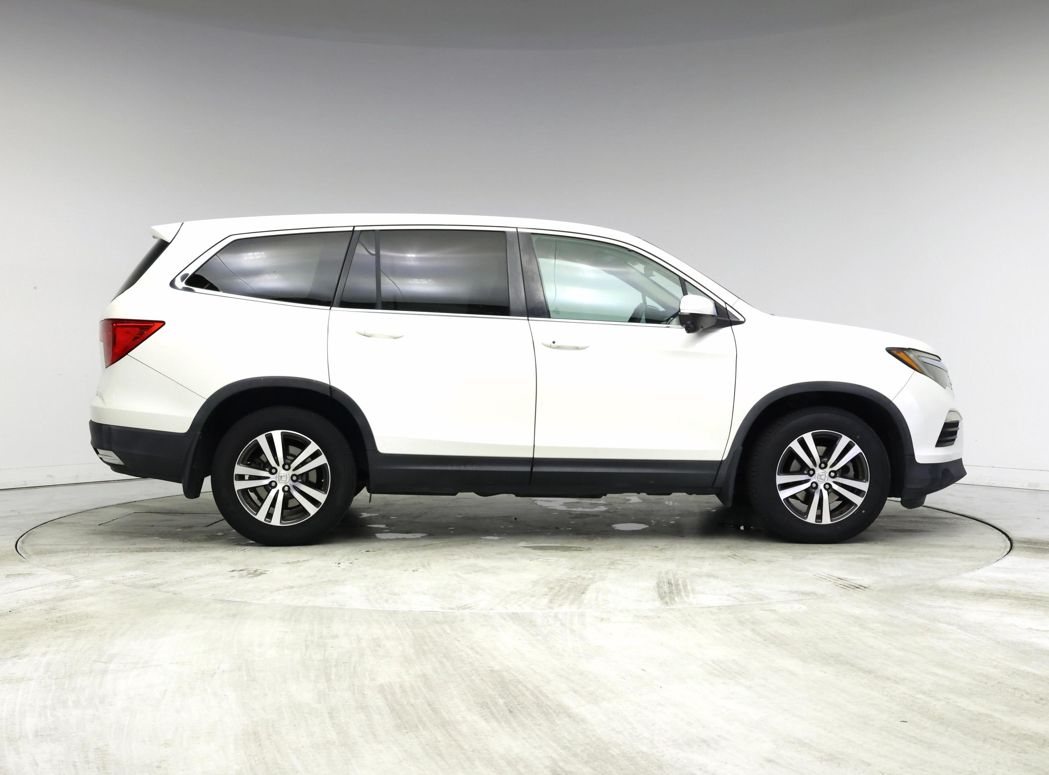 Thumbnail: 2016 Honda Pilot - 7