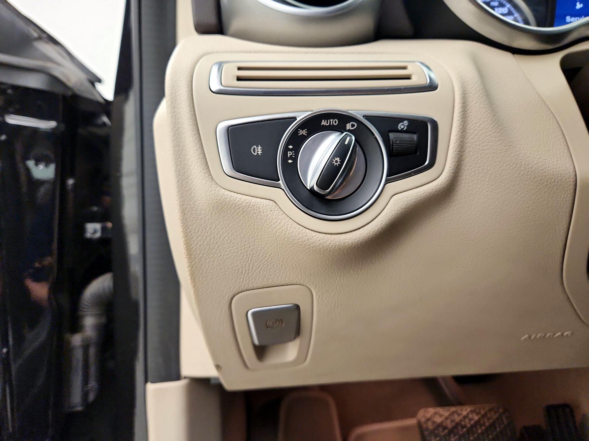 Thumbnail: 2017 Mercedes-Benz C-Class - 13