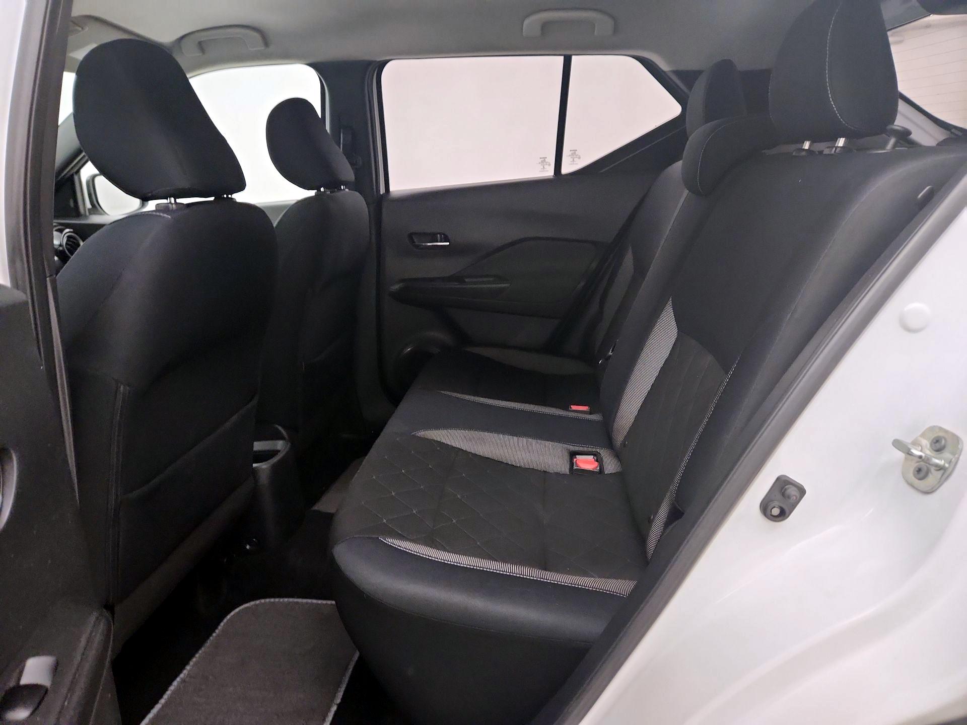 Thumbnail: 2019 Nissan Kicks - 19