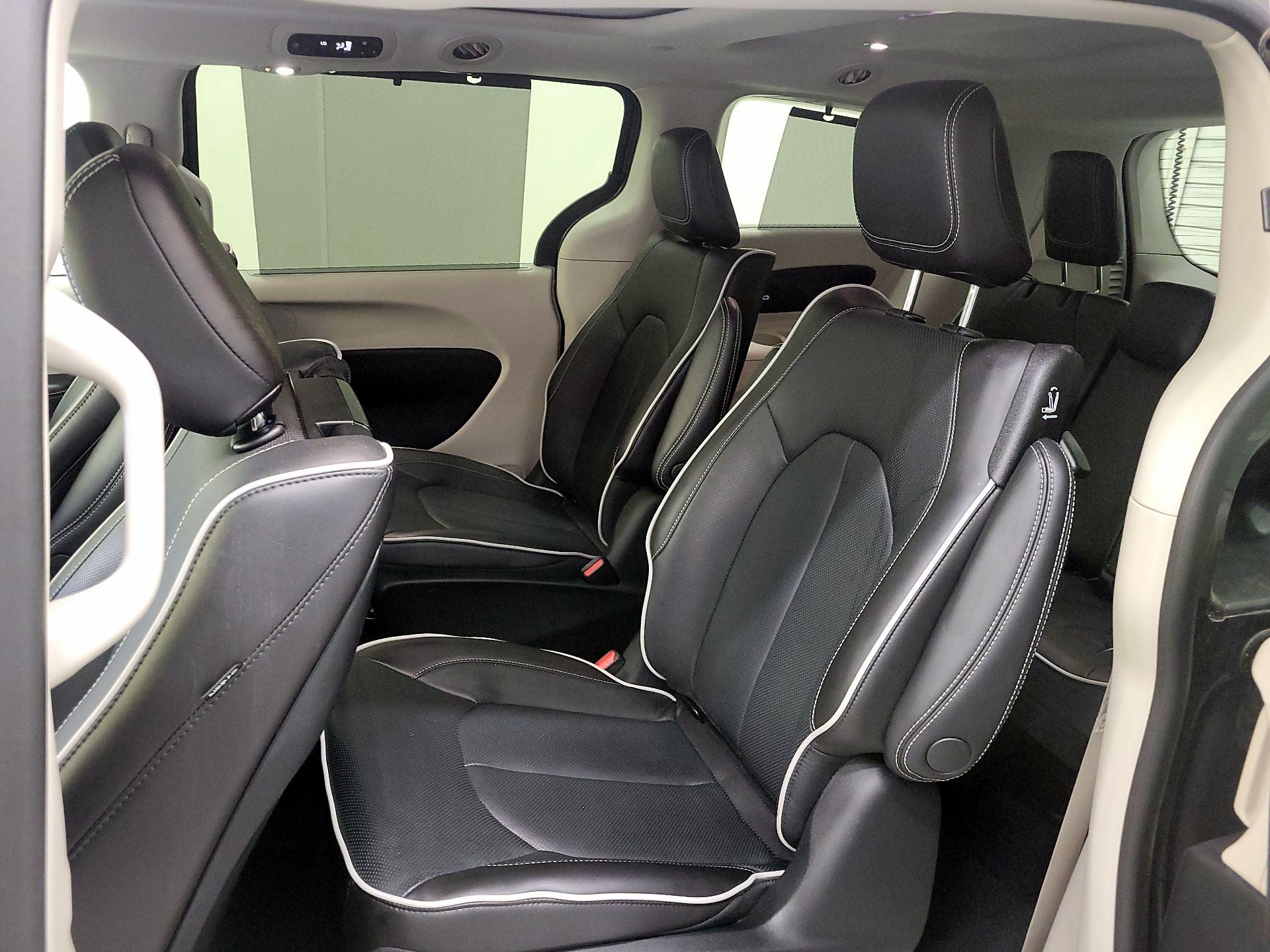 Thumbnail: 2023 Chrysler Pacifica - 19