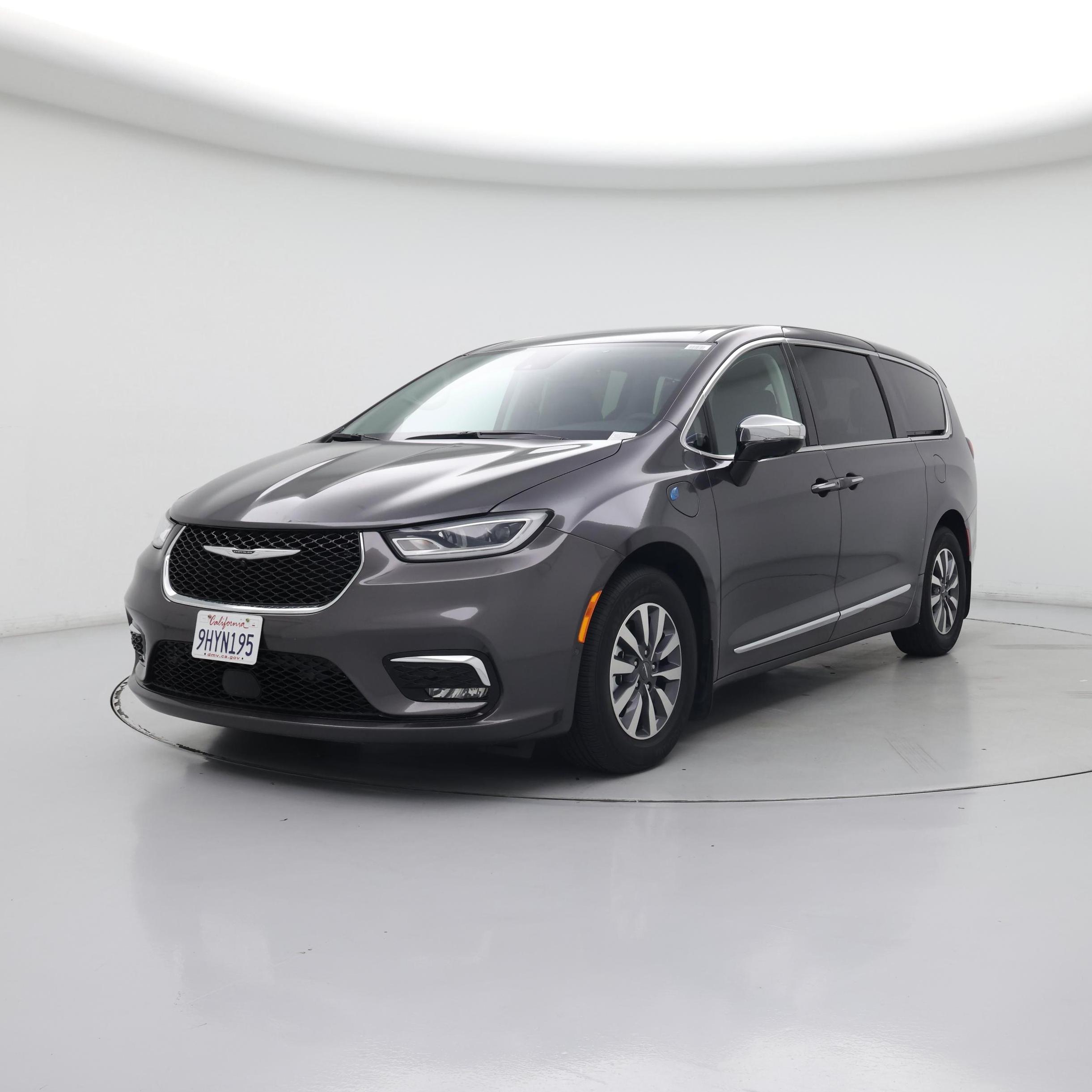 Thumbnail: 2023 Chrysler Pacifica - 4