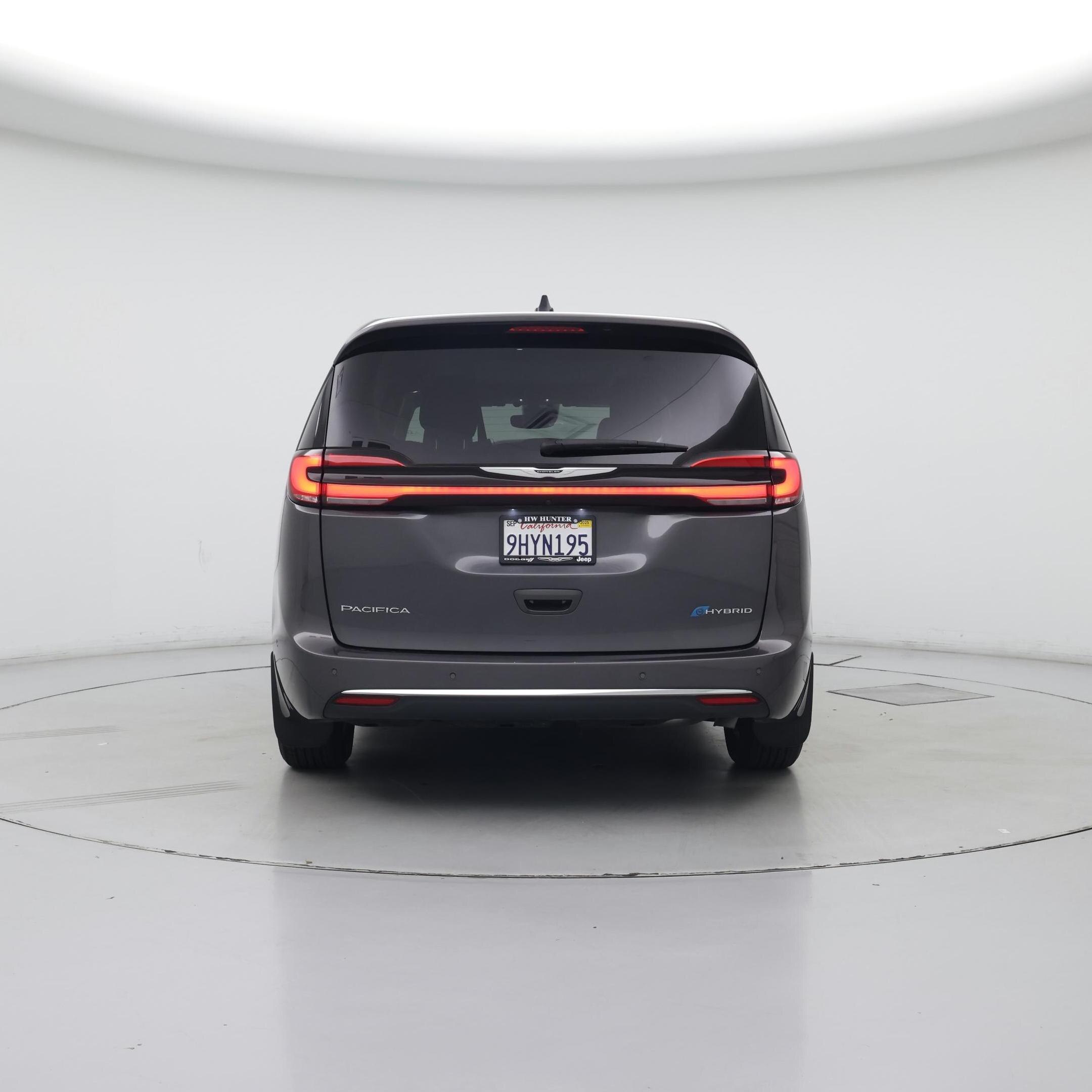 Thumbnail: 2023 Chrysler Pacifica - 6