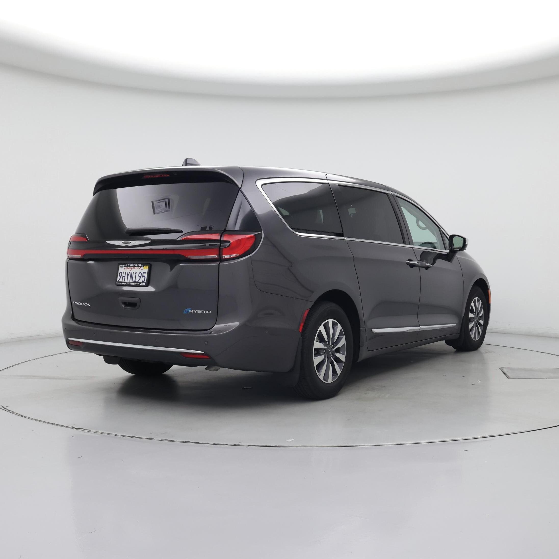 Thumbnail: 2023 Chrysler Pacifica - 8