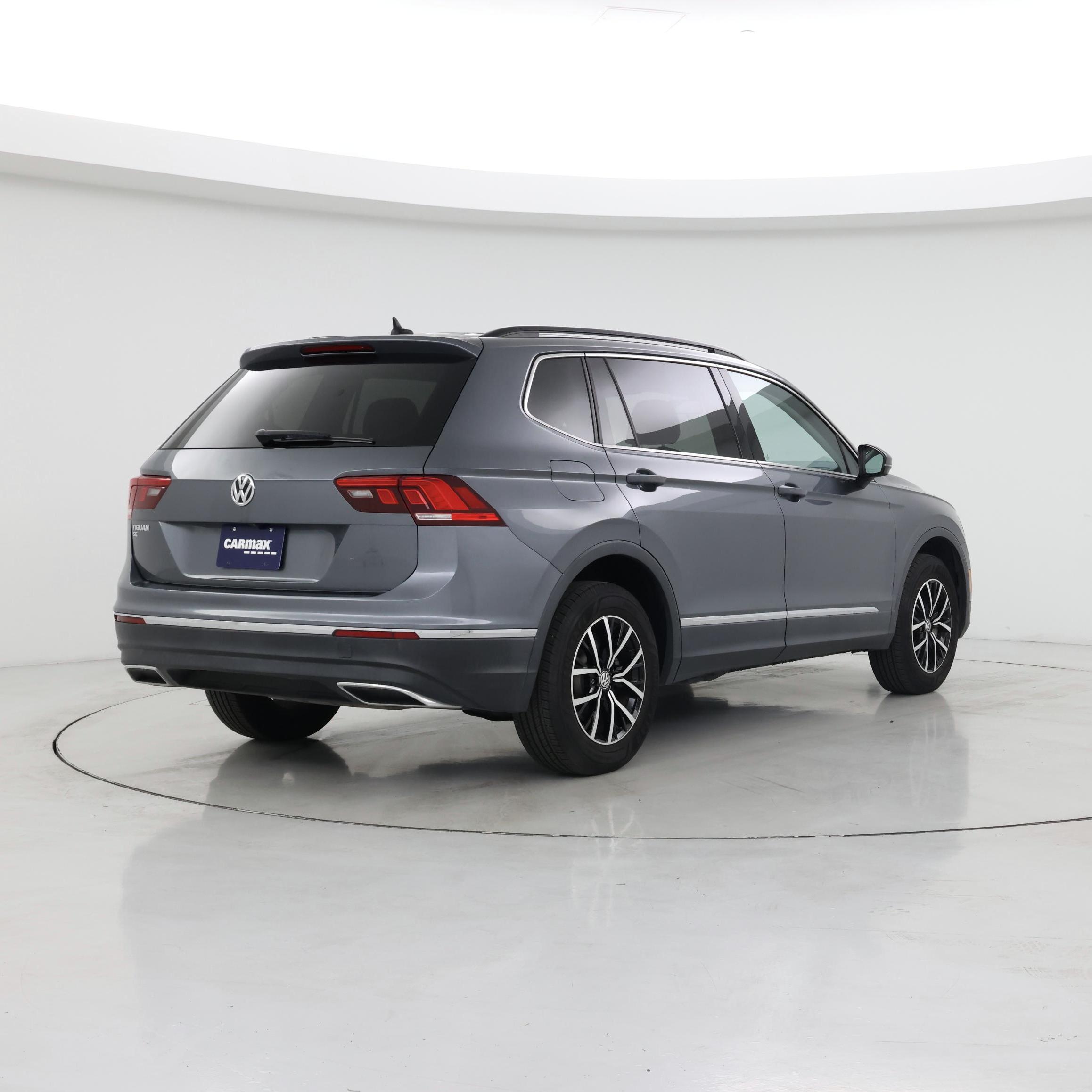 Thumbnail: 2021 Volkswagen Tiguan - 8