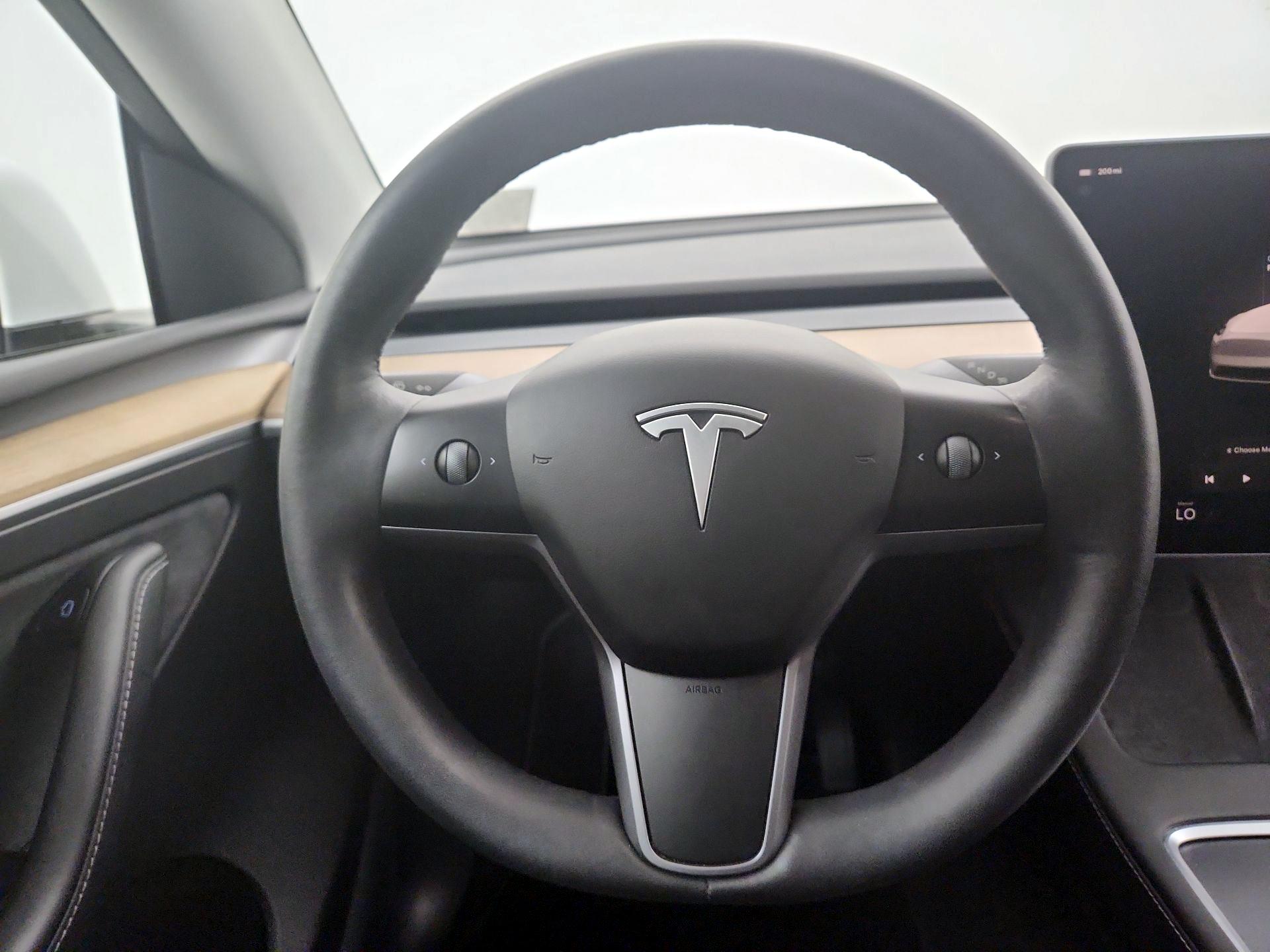 Thumbnail: 2023 Tesla Model Y - 10