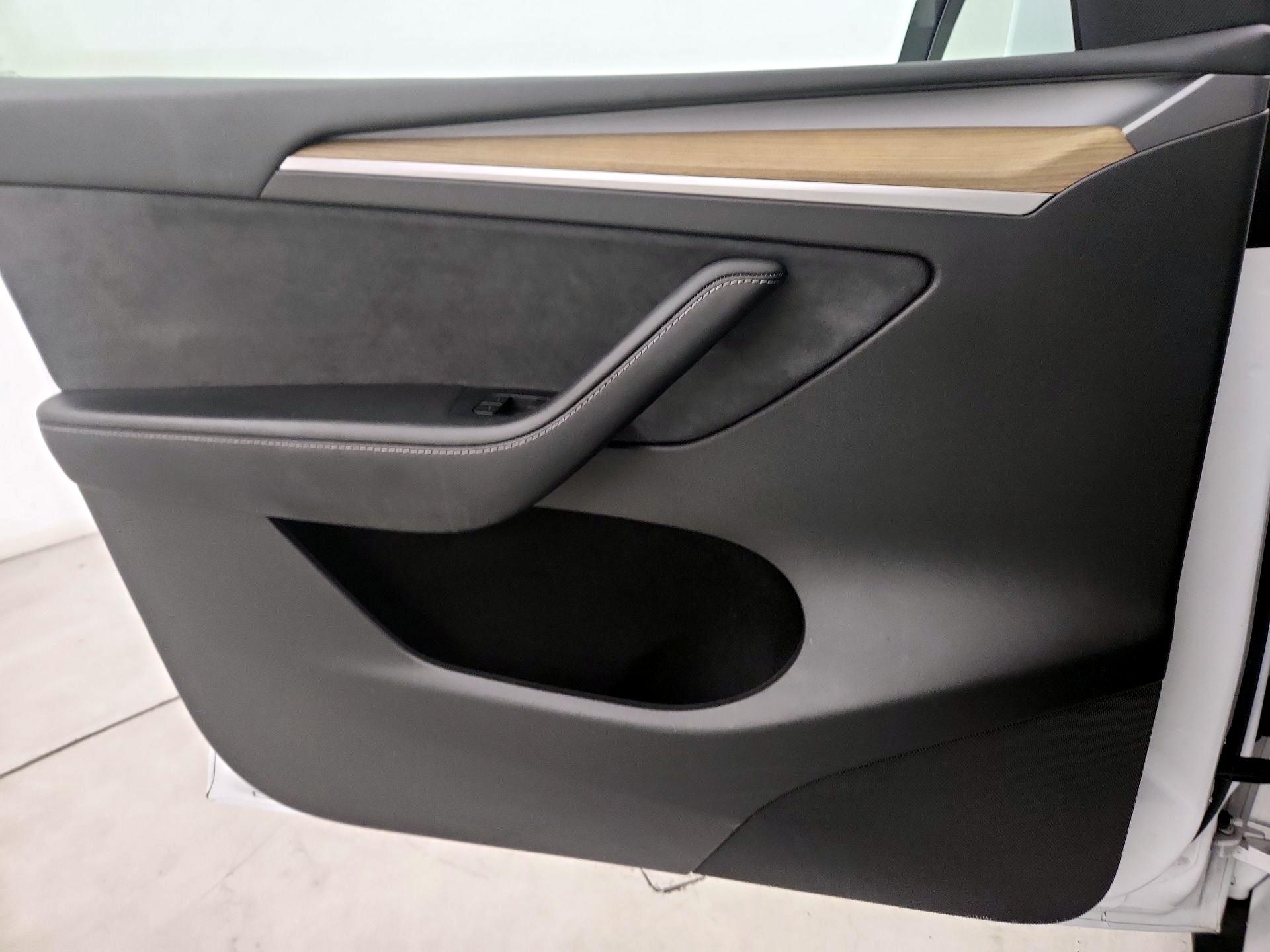 Thumbnail: 2023 Tesla Model Y - 12