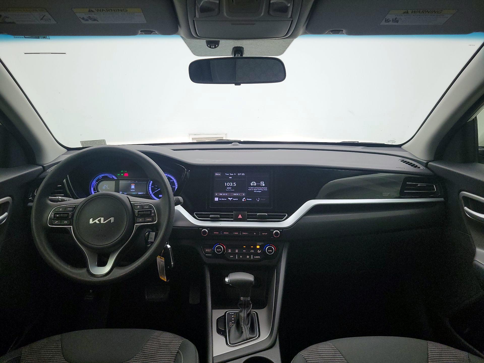 Thumbnail: 2022 Kia Niro - 9