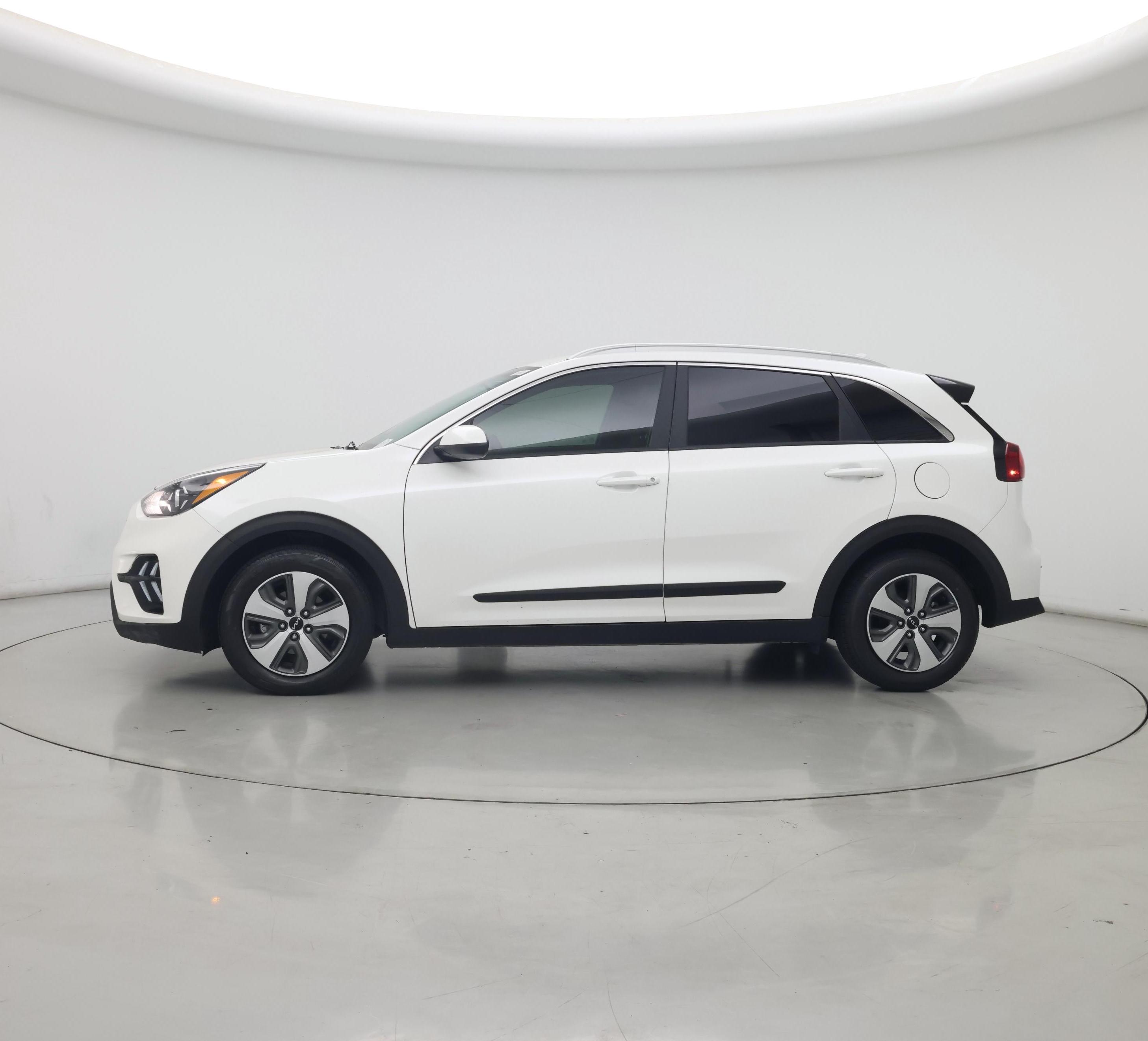 Thumbnail: 2022 Kia Niro - 3