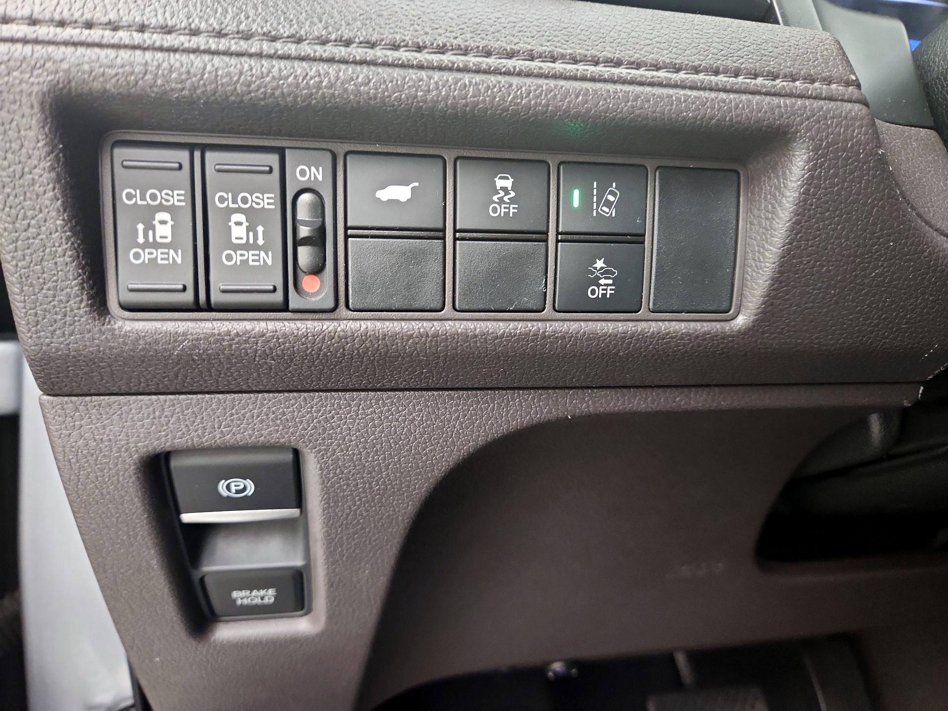 Thumbnail: 2019 Honda Odyssey - 13