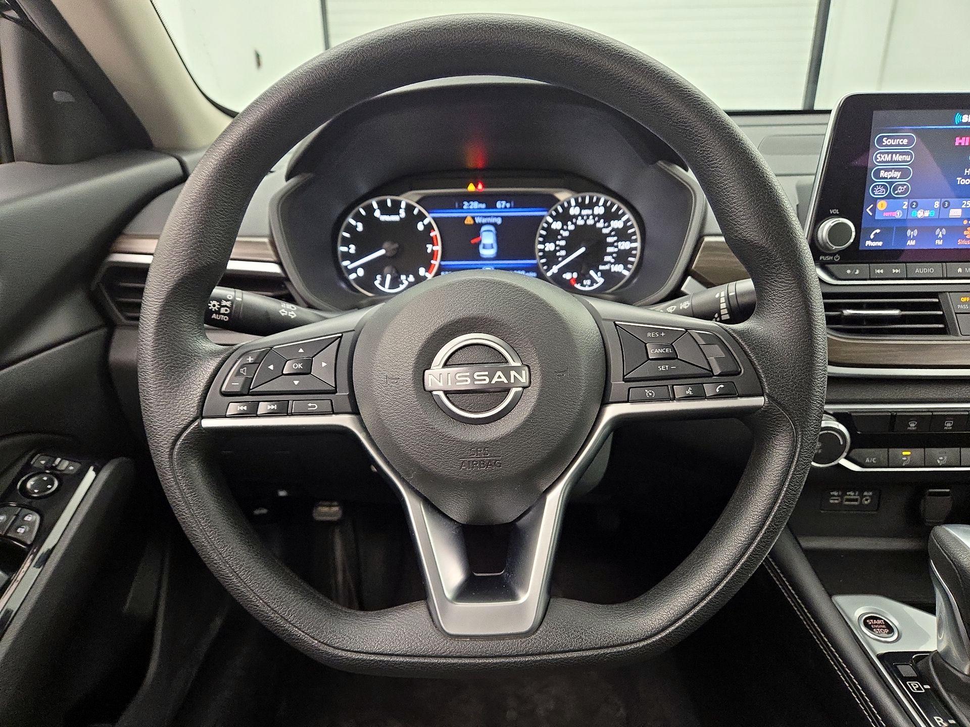 Thumbnail: 2023 Nissan Altima - 10