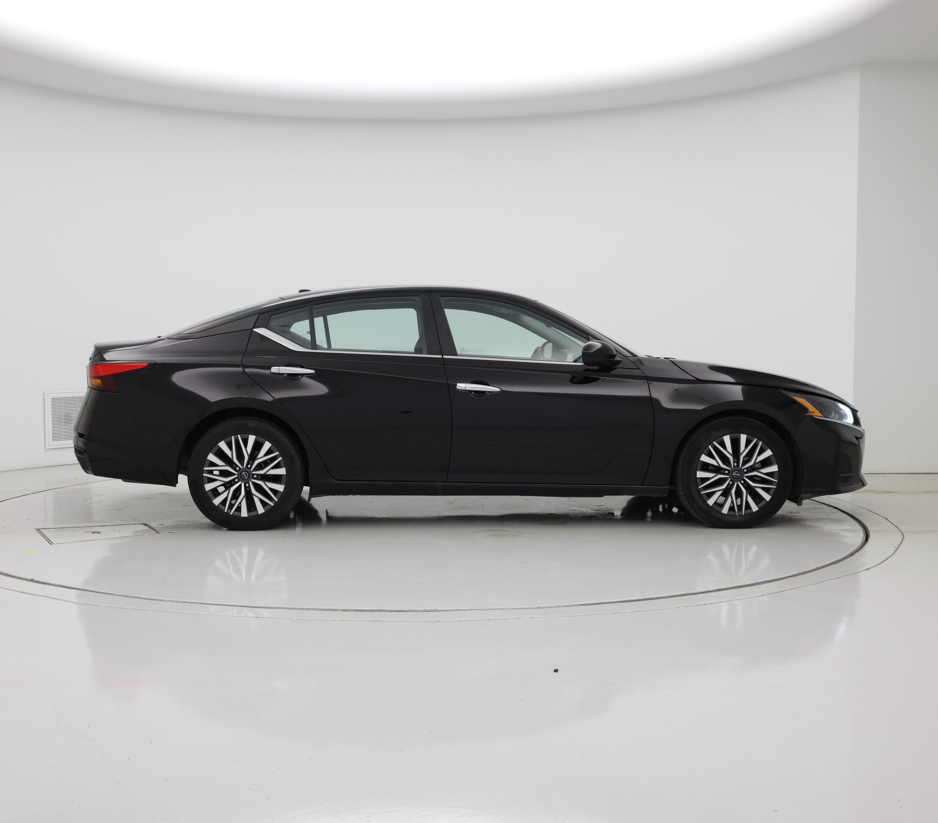 Thumbnail: 2023 Nissan Altima - 7