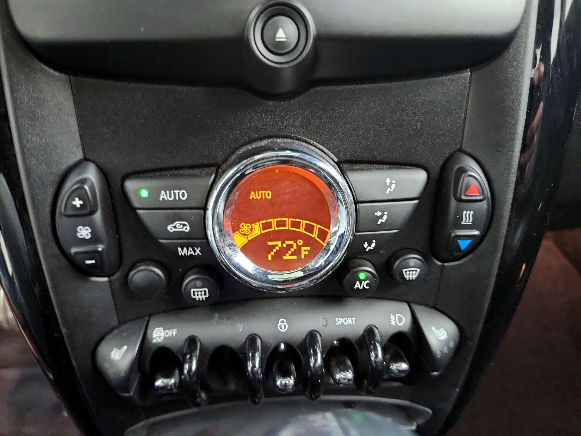 Thumbnail: 2015 MINI Cooper Countryman - 14