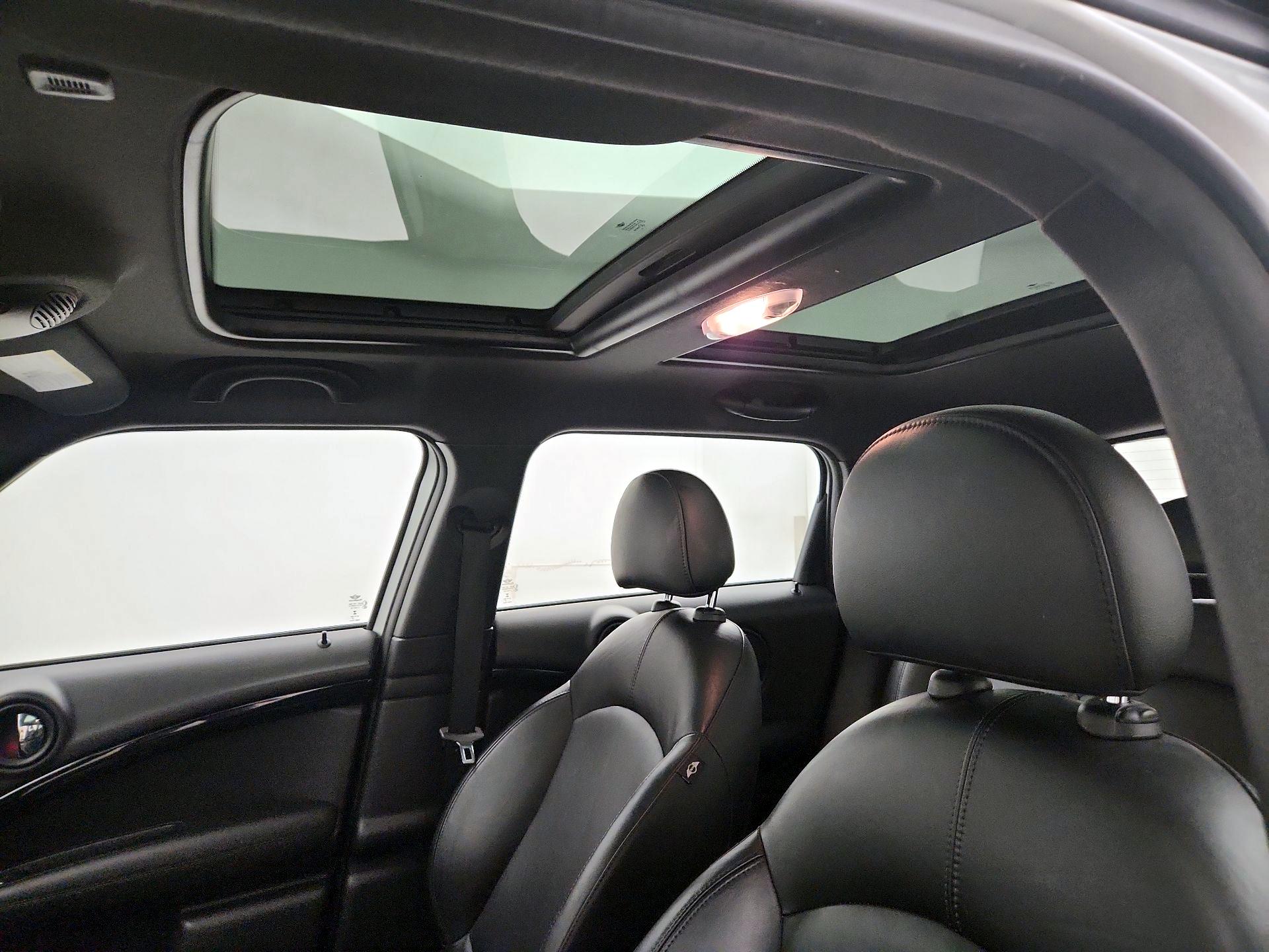 Thumbnail: 2015 MINI Cooper Countryman - 17