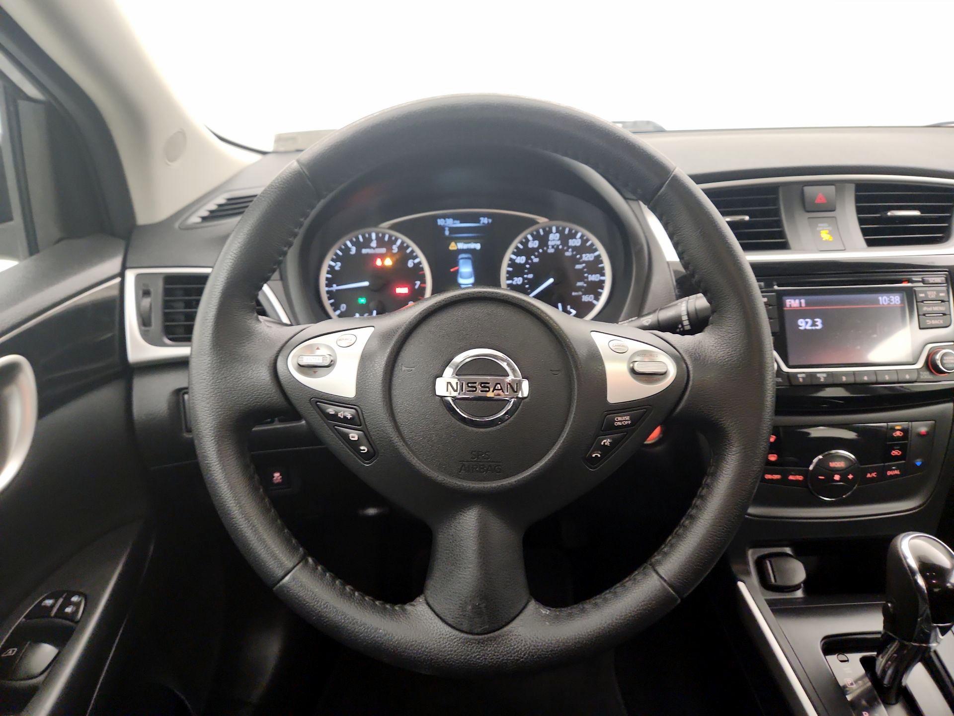 Thumbnail: 2018 Nissan Sentra - 10