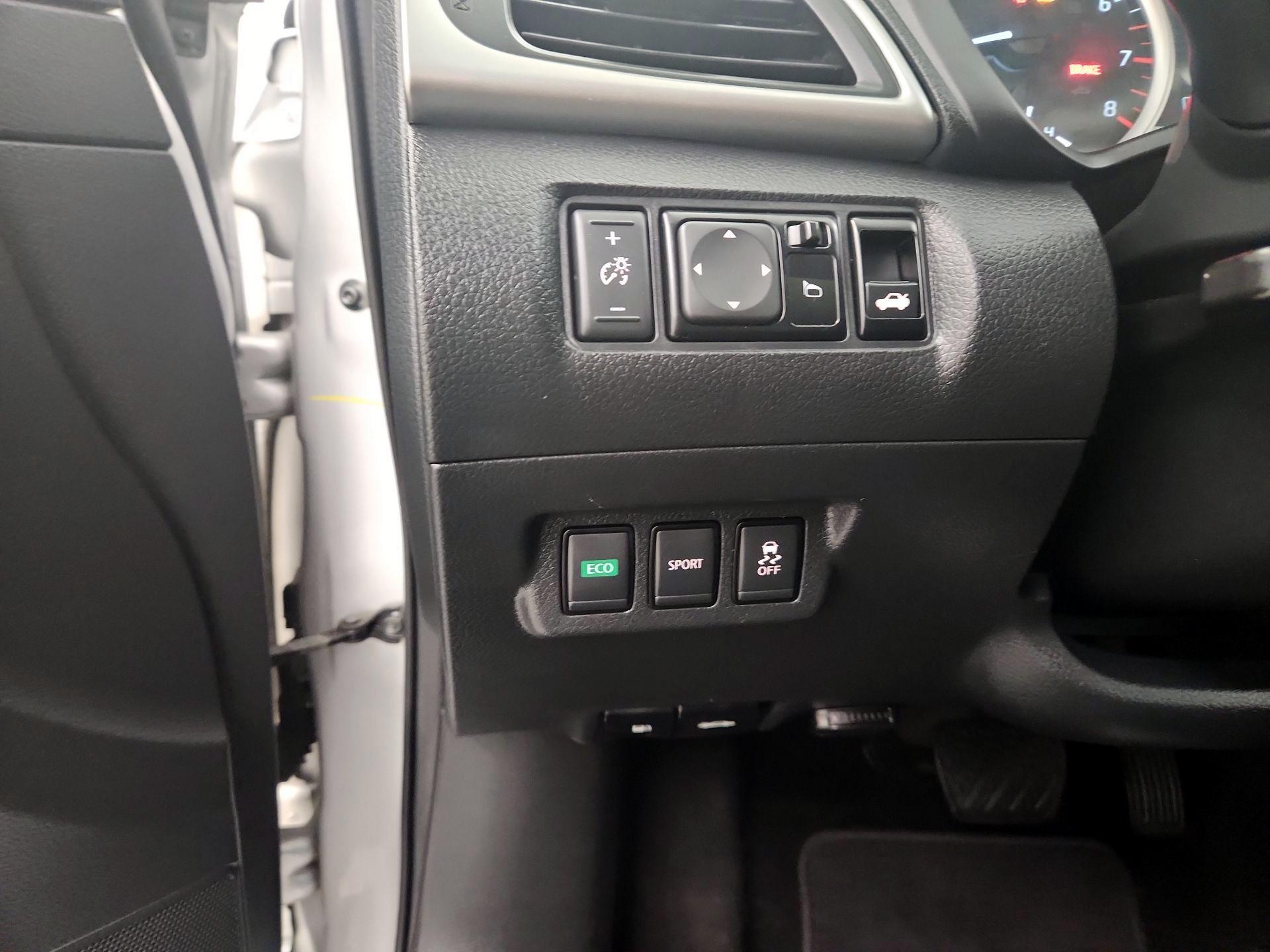 Thumbnail: 2018 Nissan Sentra - 13