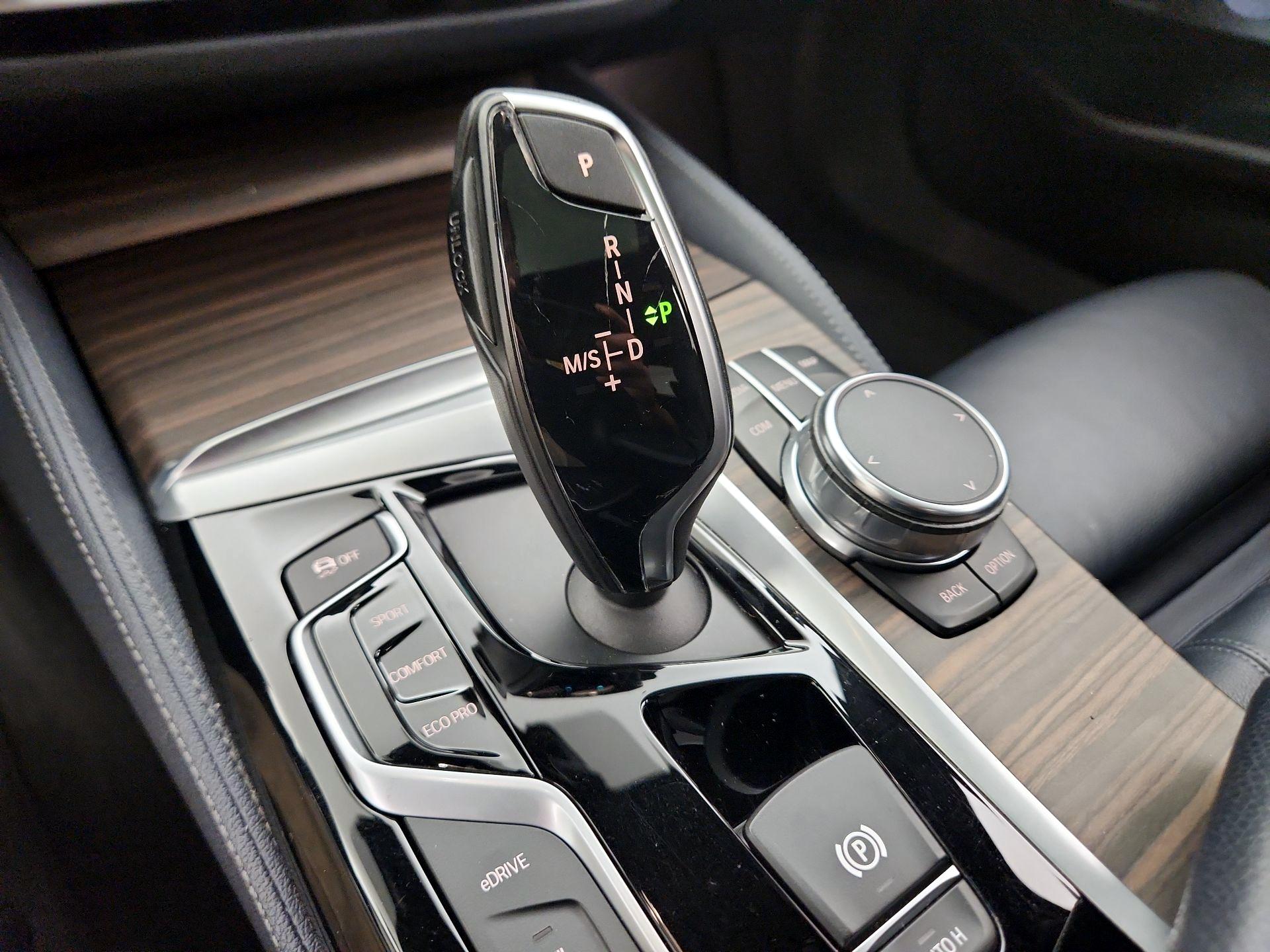 Thumbnail: 2018 BMW 5 Series - 18