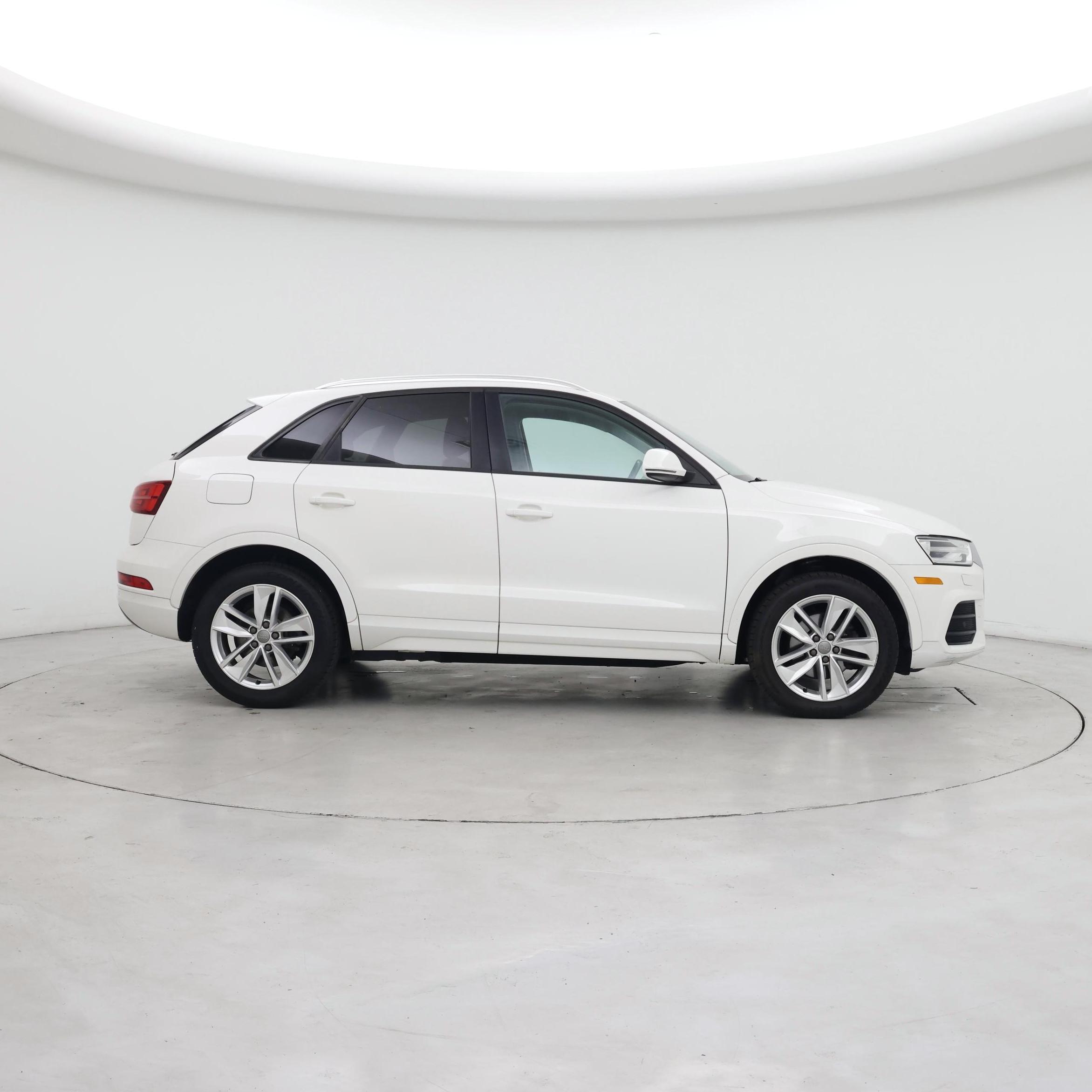 Thumbnail: 2017 Audi Q3 - 7