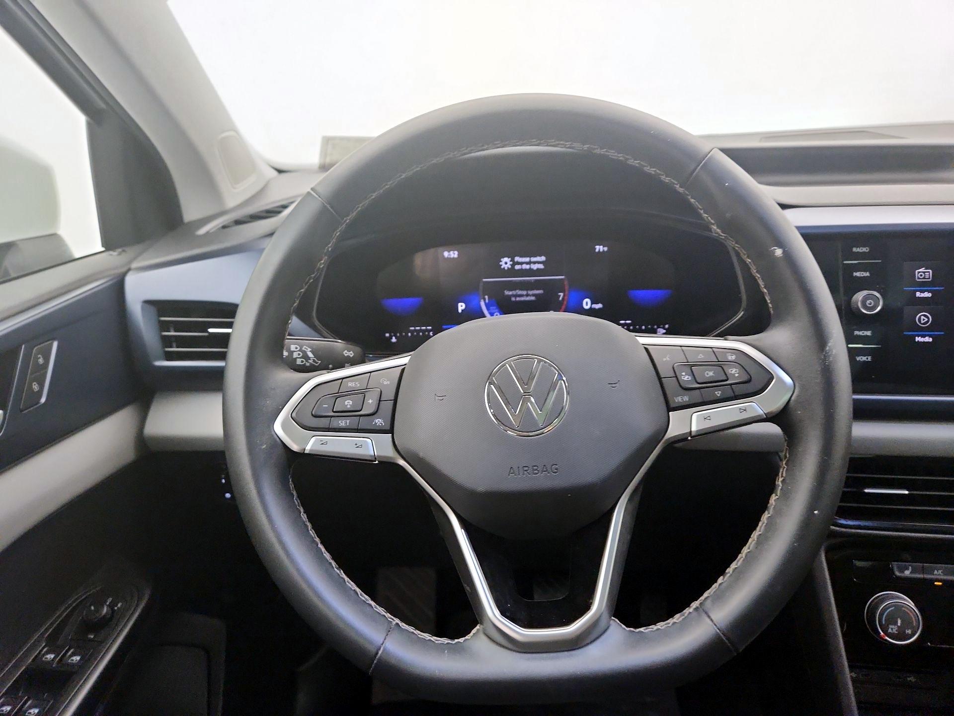 Thumbnail: 2023 Volkswagen Taos - 10
