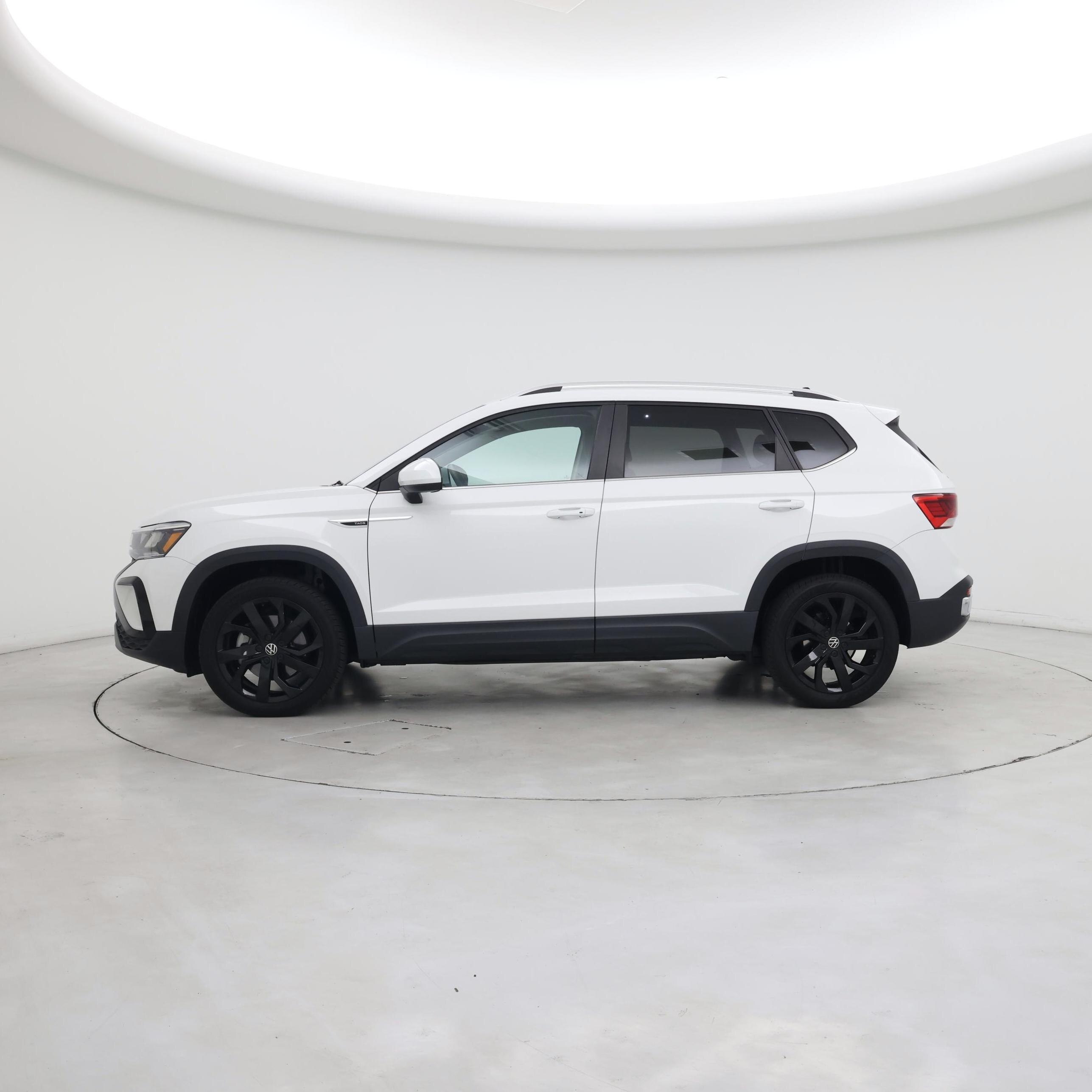 Thumbnail: 2023 Volkswagen Taos - 3