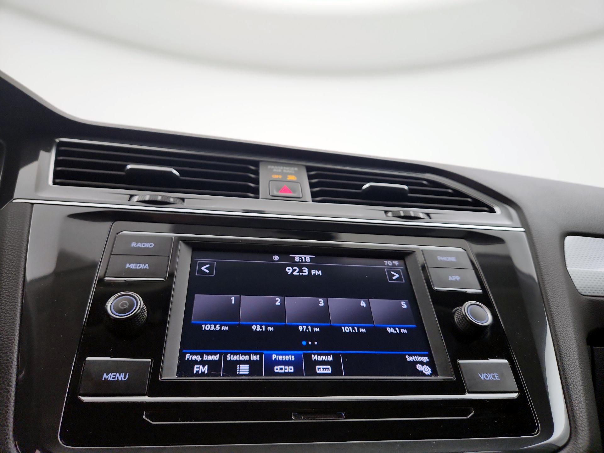 Thumbnail: 2022 Volkswagen Tiguan - 15