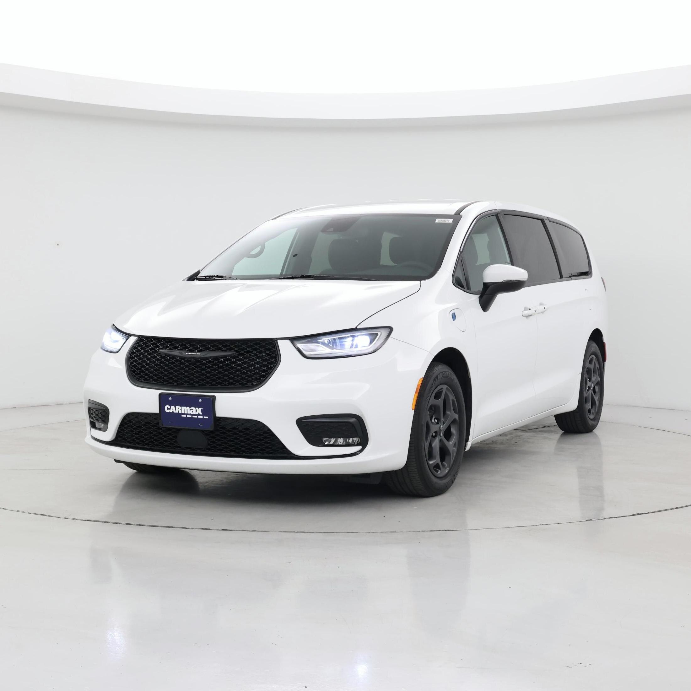 Thumbnail: 2023 Chrysler Pacifica - 4