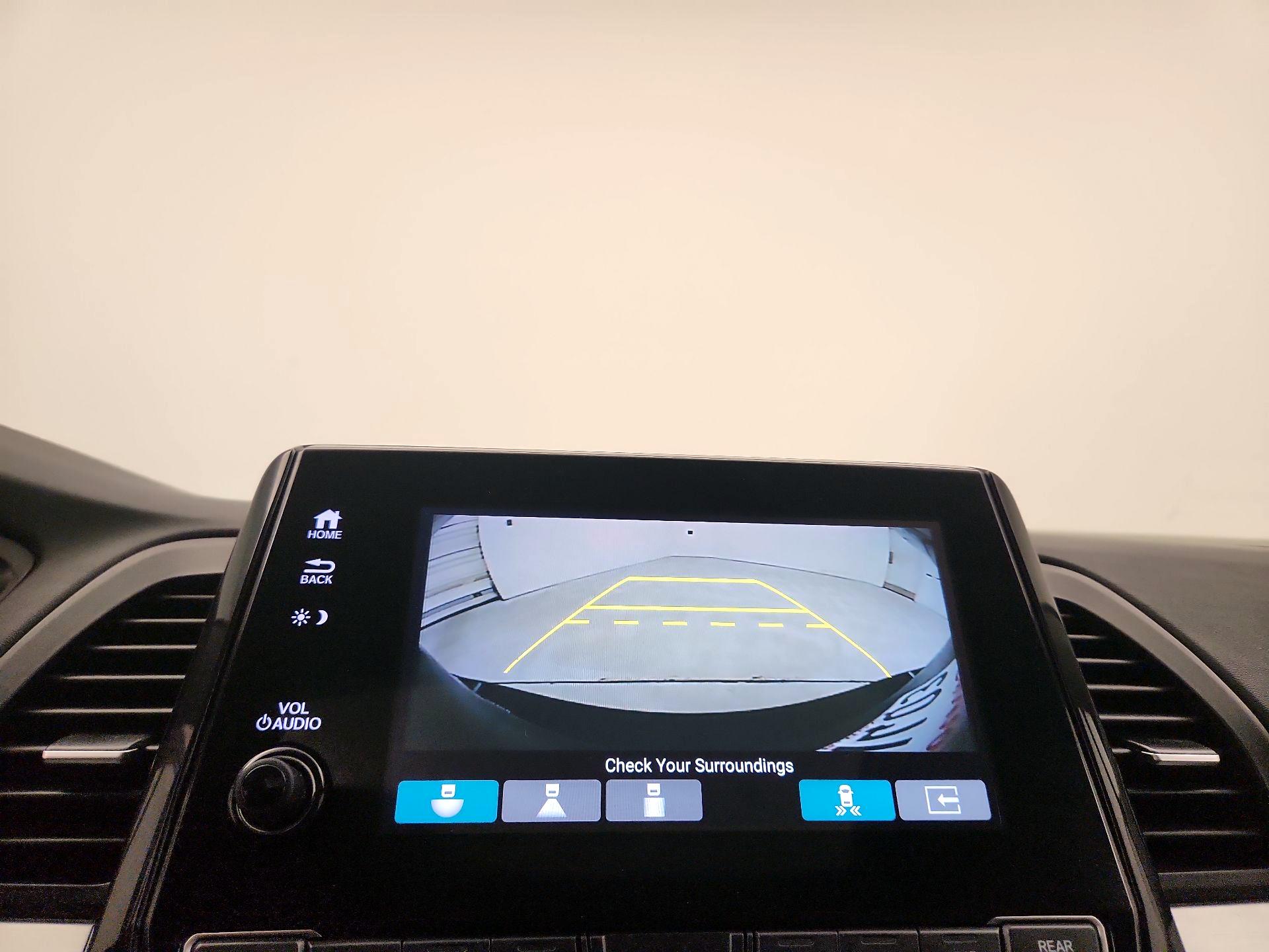 Thumbnail: 2018 Honda Odyssey - 14
