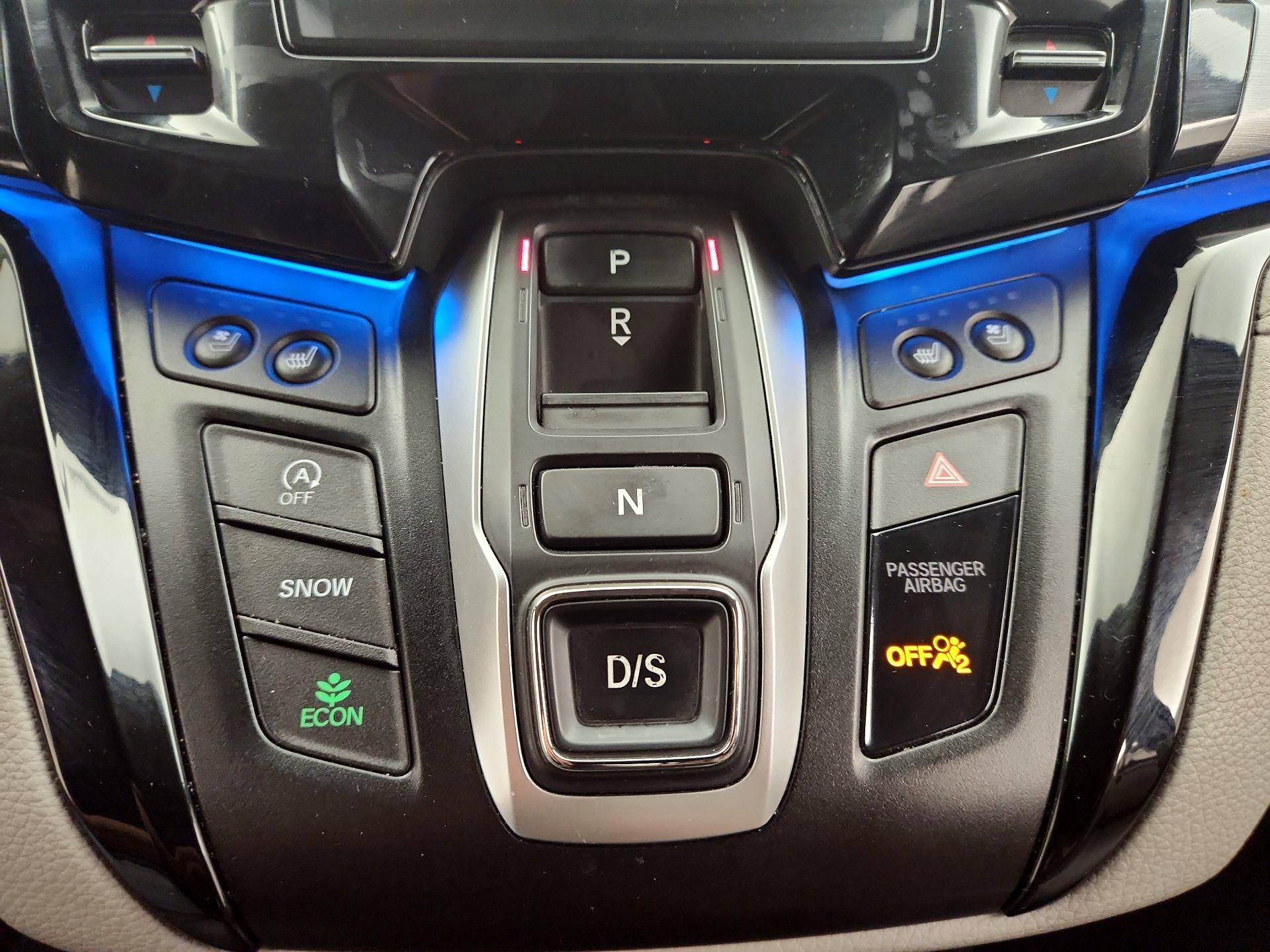 Thumbnail: 2018 Honda Odyssey - 17