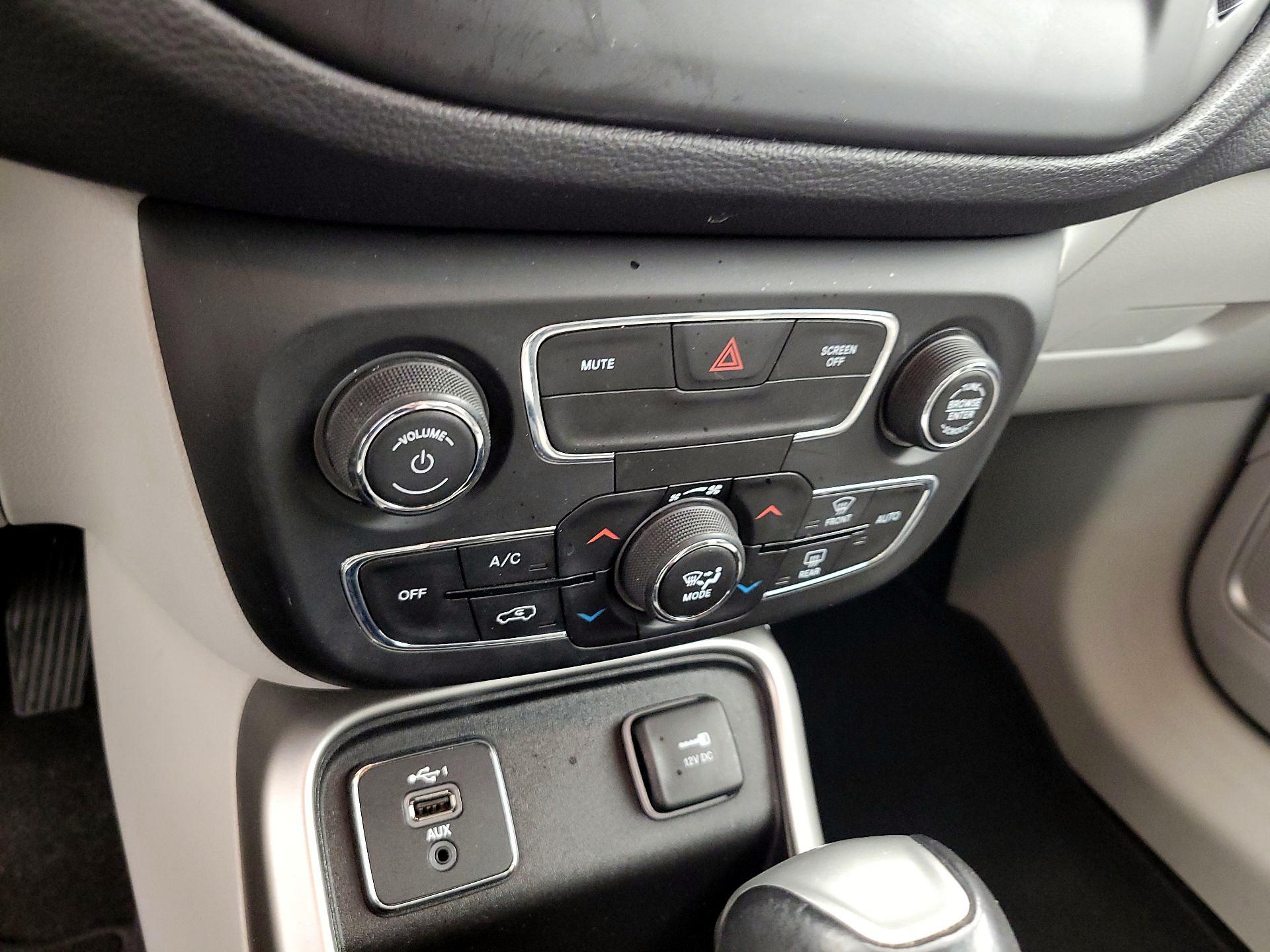 Thumbnail: 2019 Jeep Compass - 17