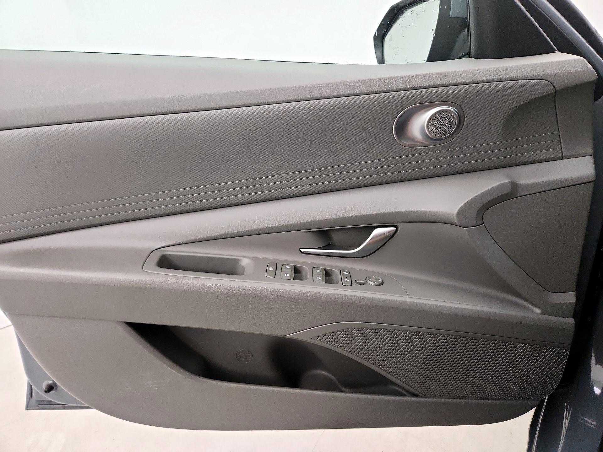 Thumbnail: 2023 Hyundai Elantra - 12