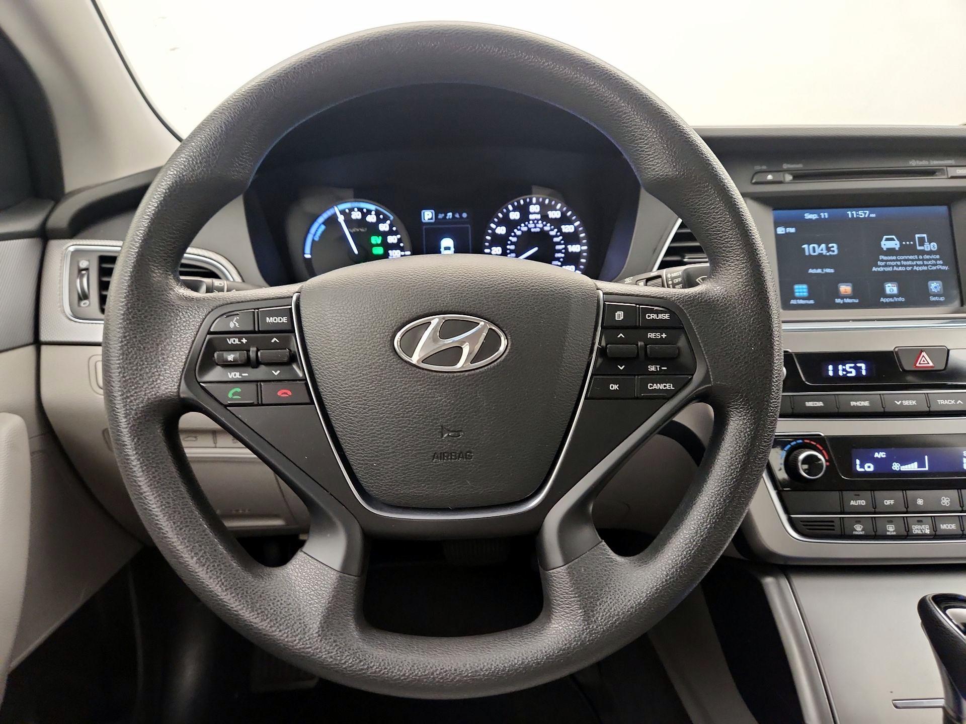 Thumbnail: 2017 Hyundai Sonata - 10